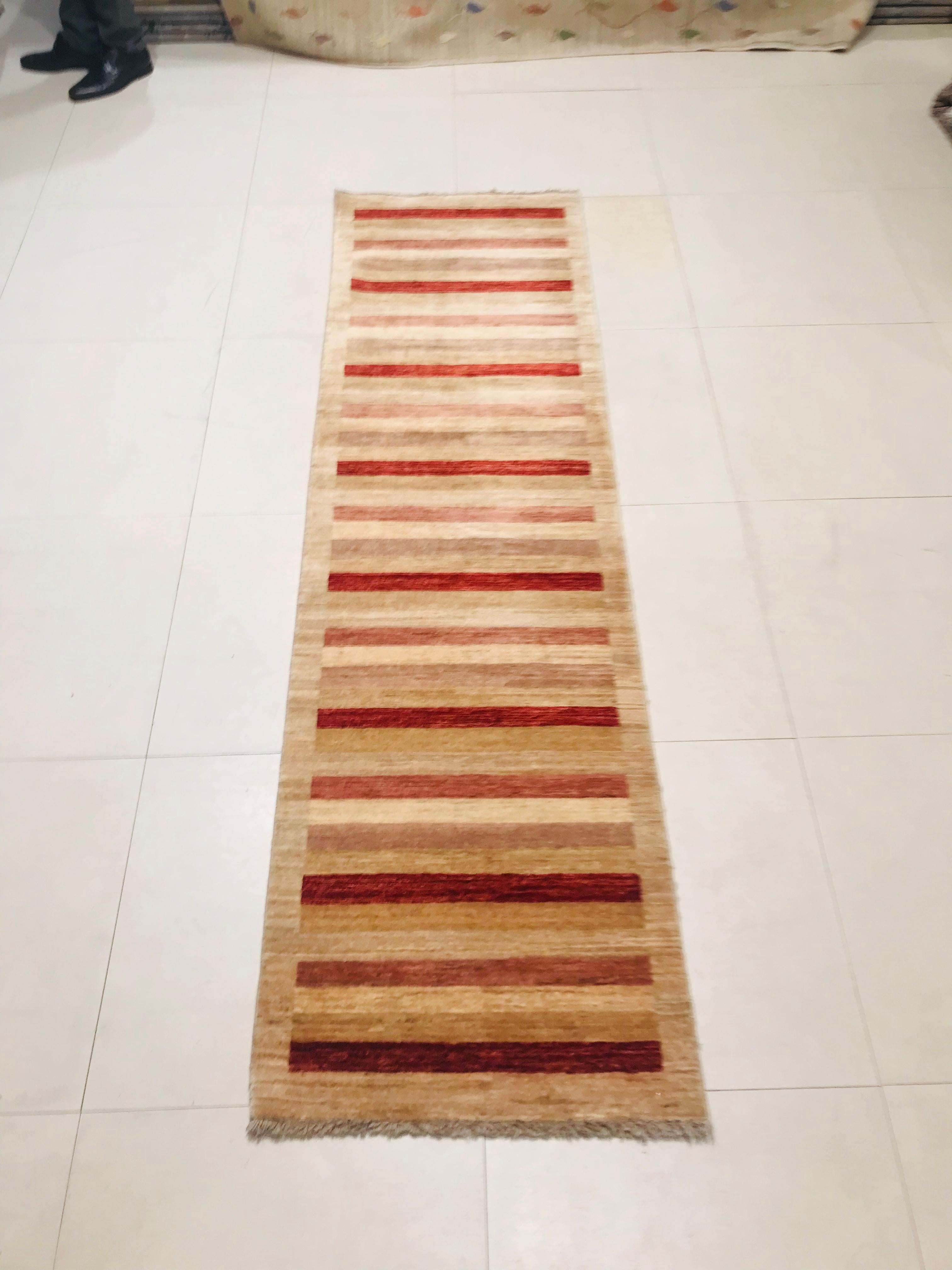Late 20th Century Hand Knotted Runner Rug with Wool in Red and Beige of 1980s For Sale 3