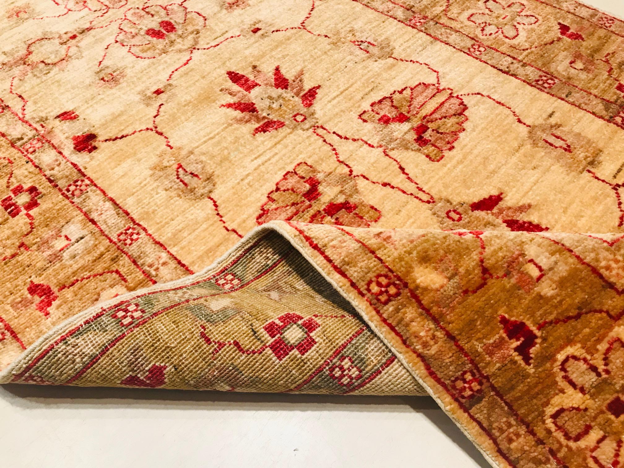 Late 20th Century Hand Knotted Runner Rug with Wool in Red and Beige of 1970s For Sale 2