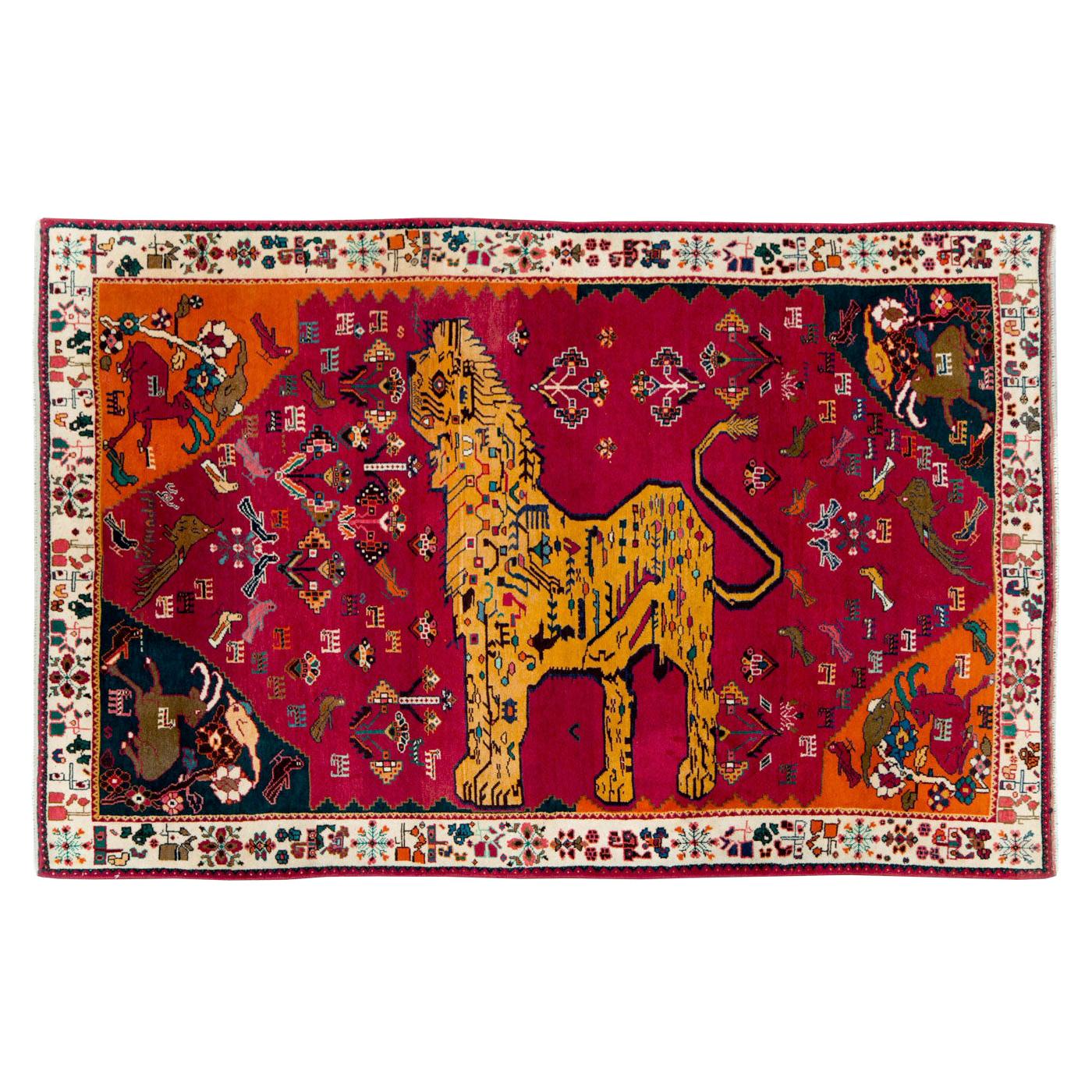 Handgefertigter persischer Gabbeh-Stammesteppich mit malerischem Löwen-Akzent, spätes 20. Jahrhundert im Angebot