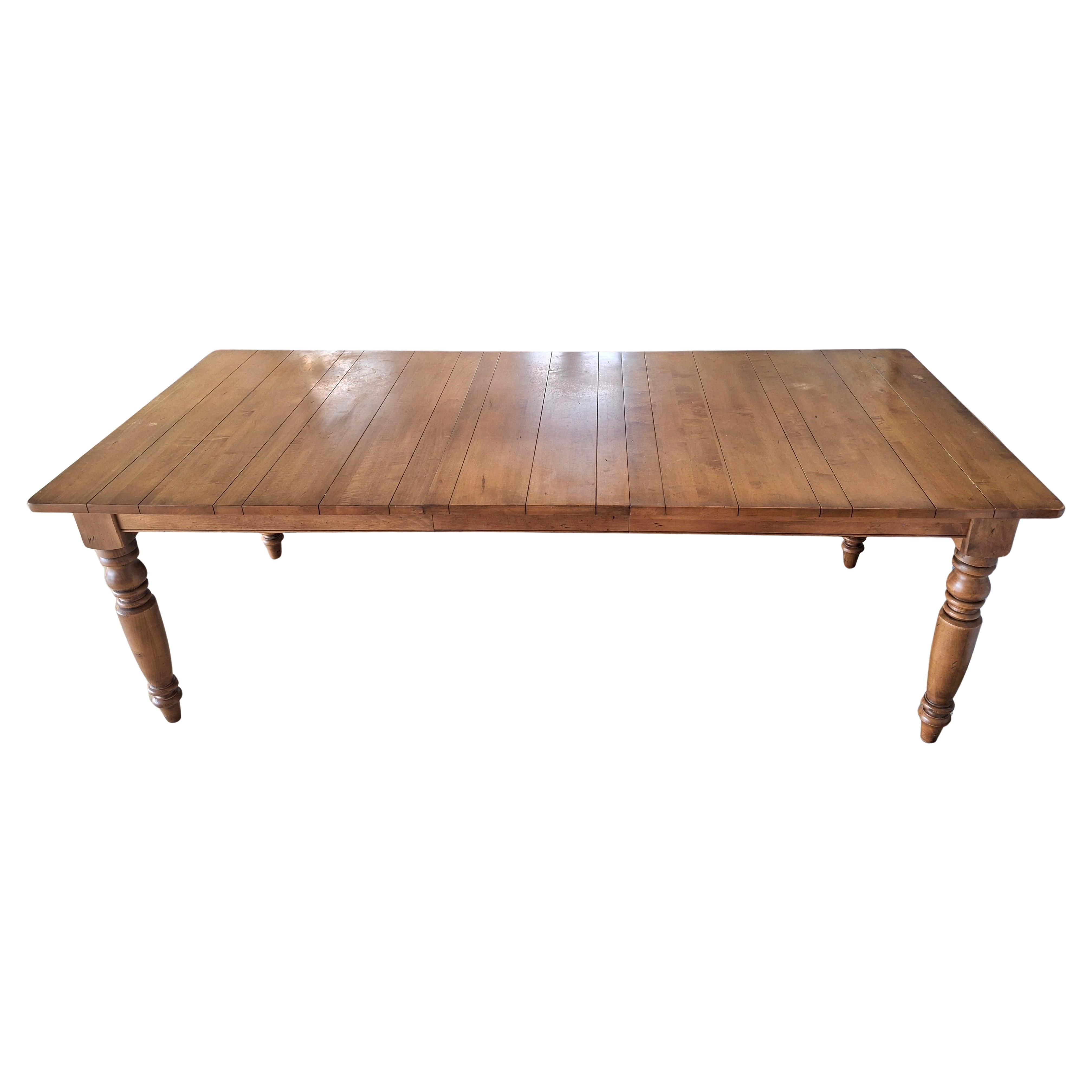 Table de salle à manger à rallonge en érable de ferme de la fin du 20e siècle Bon état - En vente à Germantown, MD