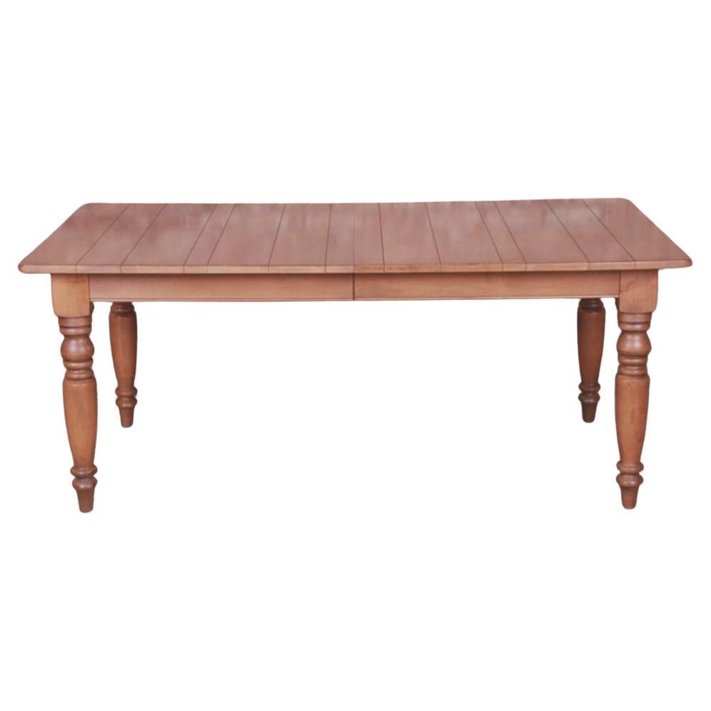 20ième siècle Table de salle à manger à rallonge en érable de ferme de la fin du 20e siècle en vente