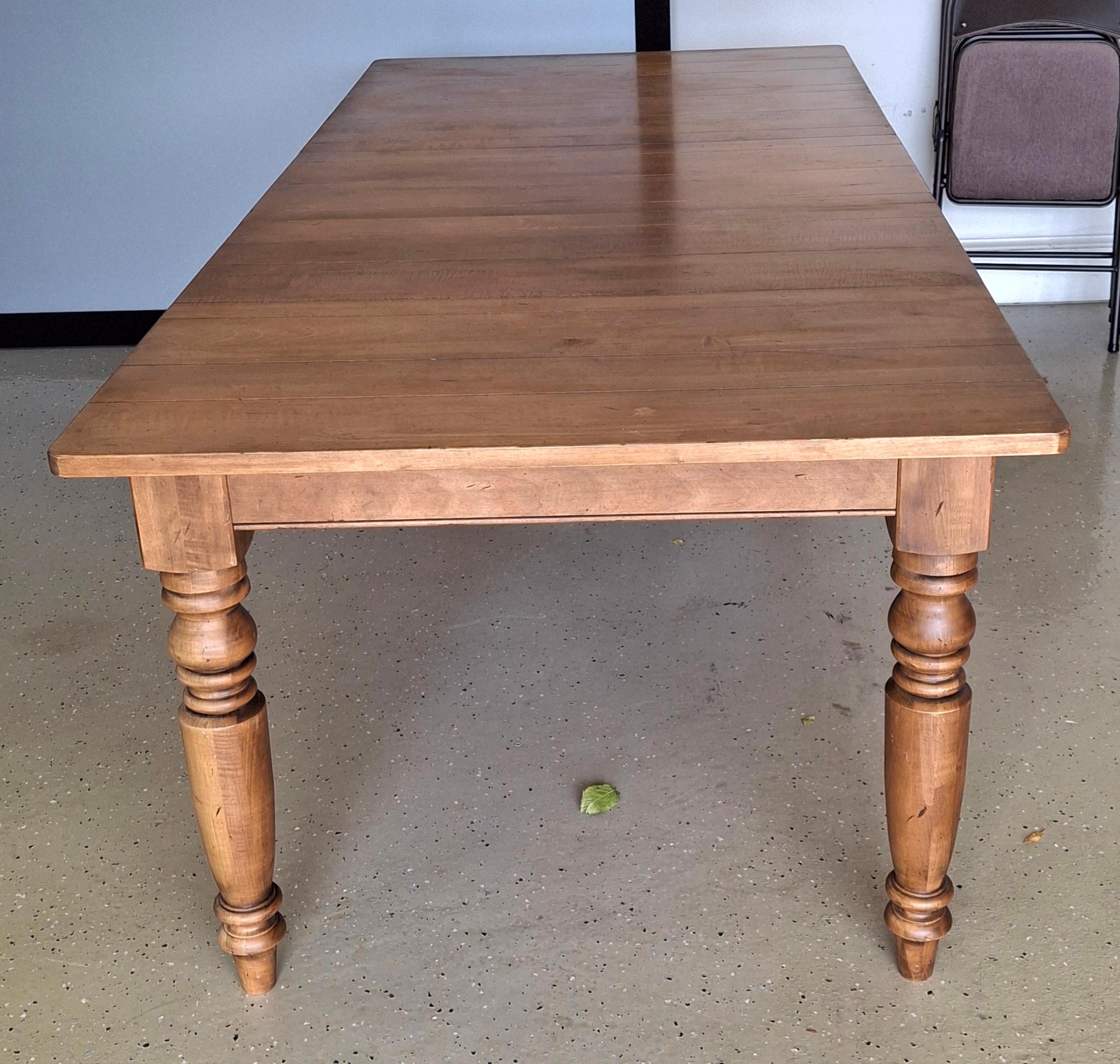 Érable Table de salle à manger à rallonge en érable de ferme de la fin du 20e siècle en vente