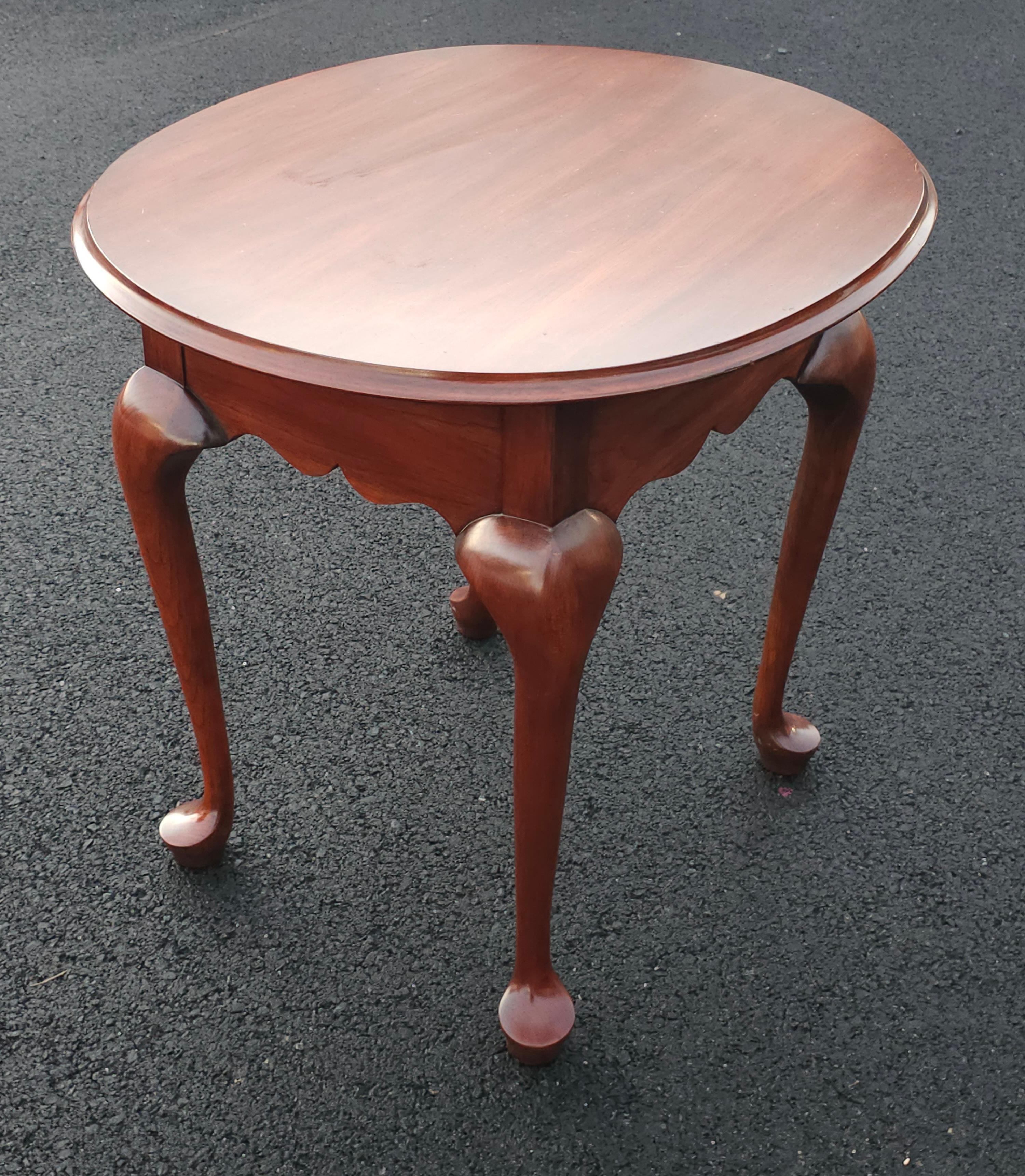 Late 20th Century Henkel Harris Wild Black Cherry Queen Anne Style Side Table For Sale 6