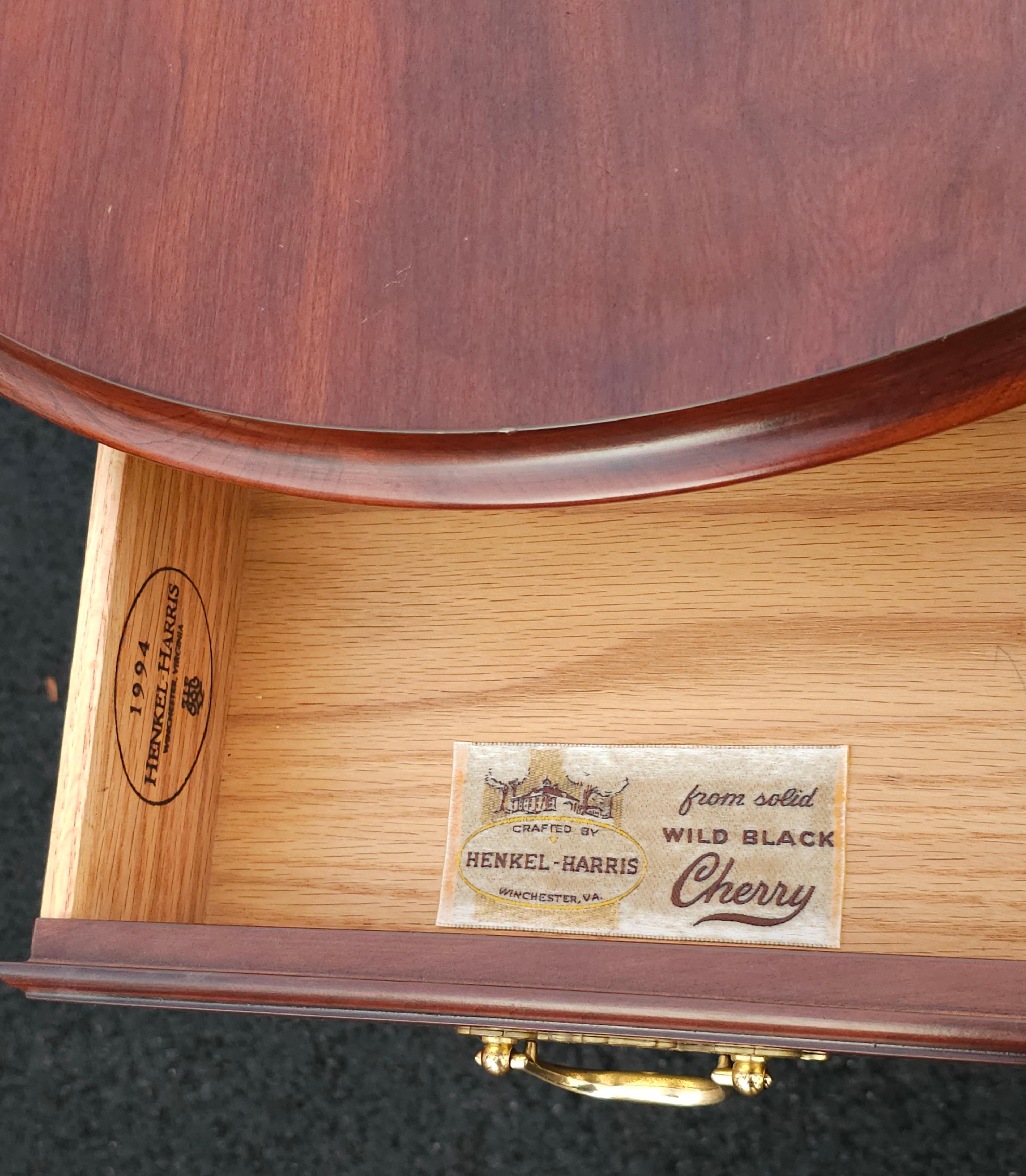 Late 20th Century Henkel Harris Wild Black Cherry Queen Anne Style Side Table For Sale 4