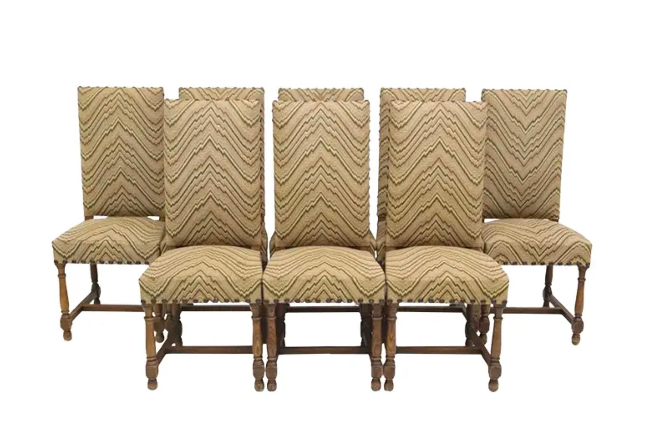 Vintage Esszimmerstühle mit hoher Rückenlehne - 8er-Set (Französisch) im Angebot