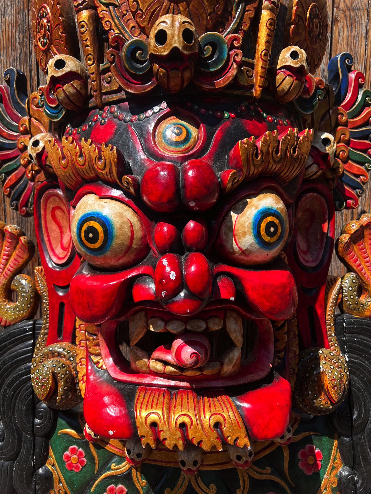 Late 20th century High-quality wooden Mahakala face mask from Nepal In Good Condition For Sale In DEVENTER, NL