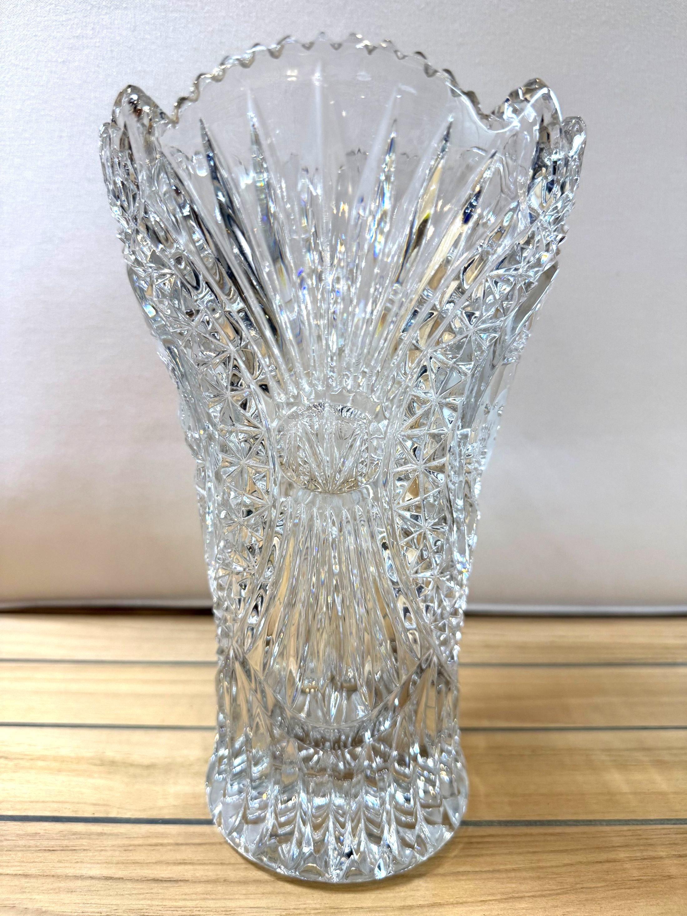 Allemand Vase en cristal de plomb de la collection Byrdes de Hofbauer de la fin du 20e siècle en vente