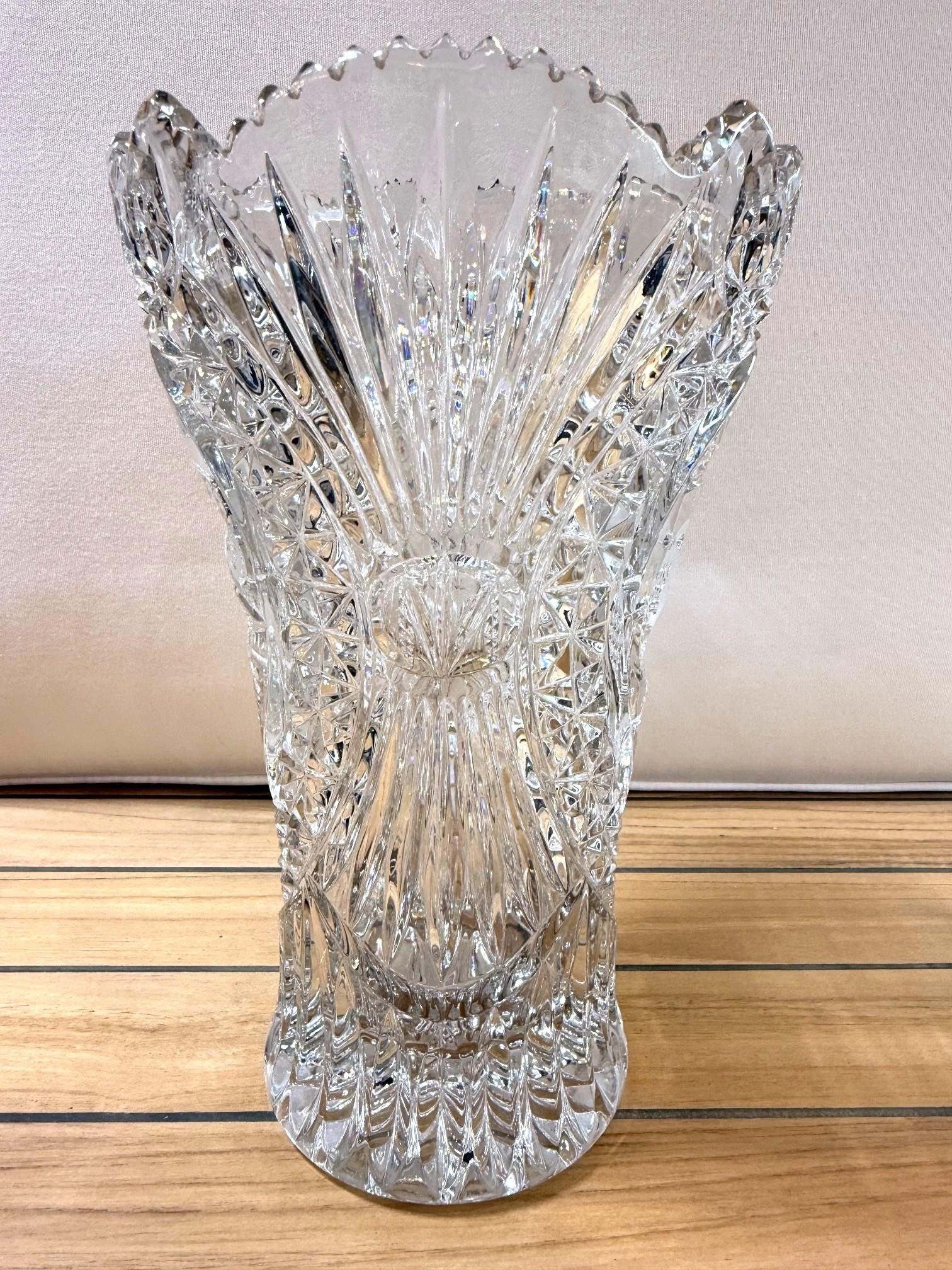 20ième siècle Vase en cristal de plomb de la collection Byrdes de Hofbauer de la fin du 20e siècle en vente