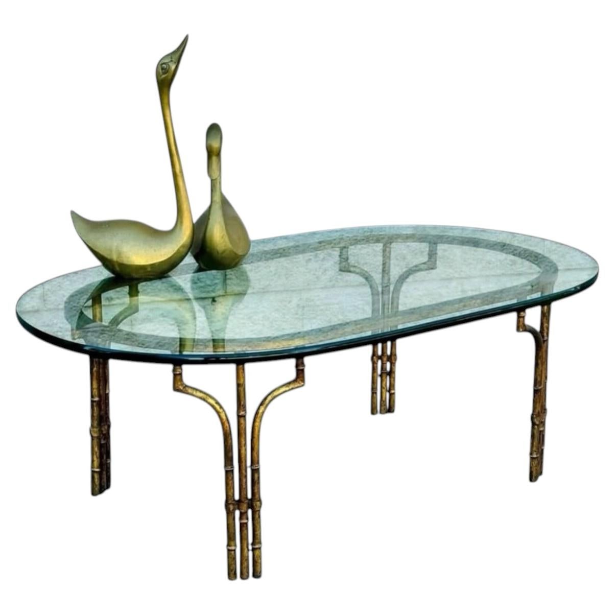 Table basse en métal doré et faux bambou de la fin du 20e siècle, Hollywood Regency en vente