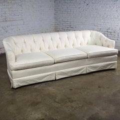 Sofá Hollywood Regency de finales del siglo XX con tela de brocado blanco por Waters