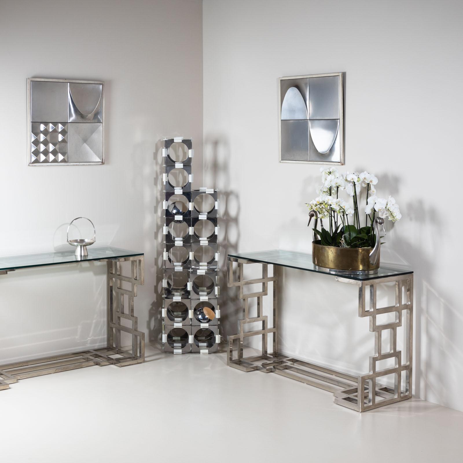 Konsolen aus Metall und Glas im Hollywood-Regency-Stil des späten 20. (20. Jahrhundert) im Angebot