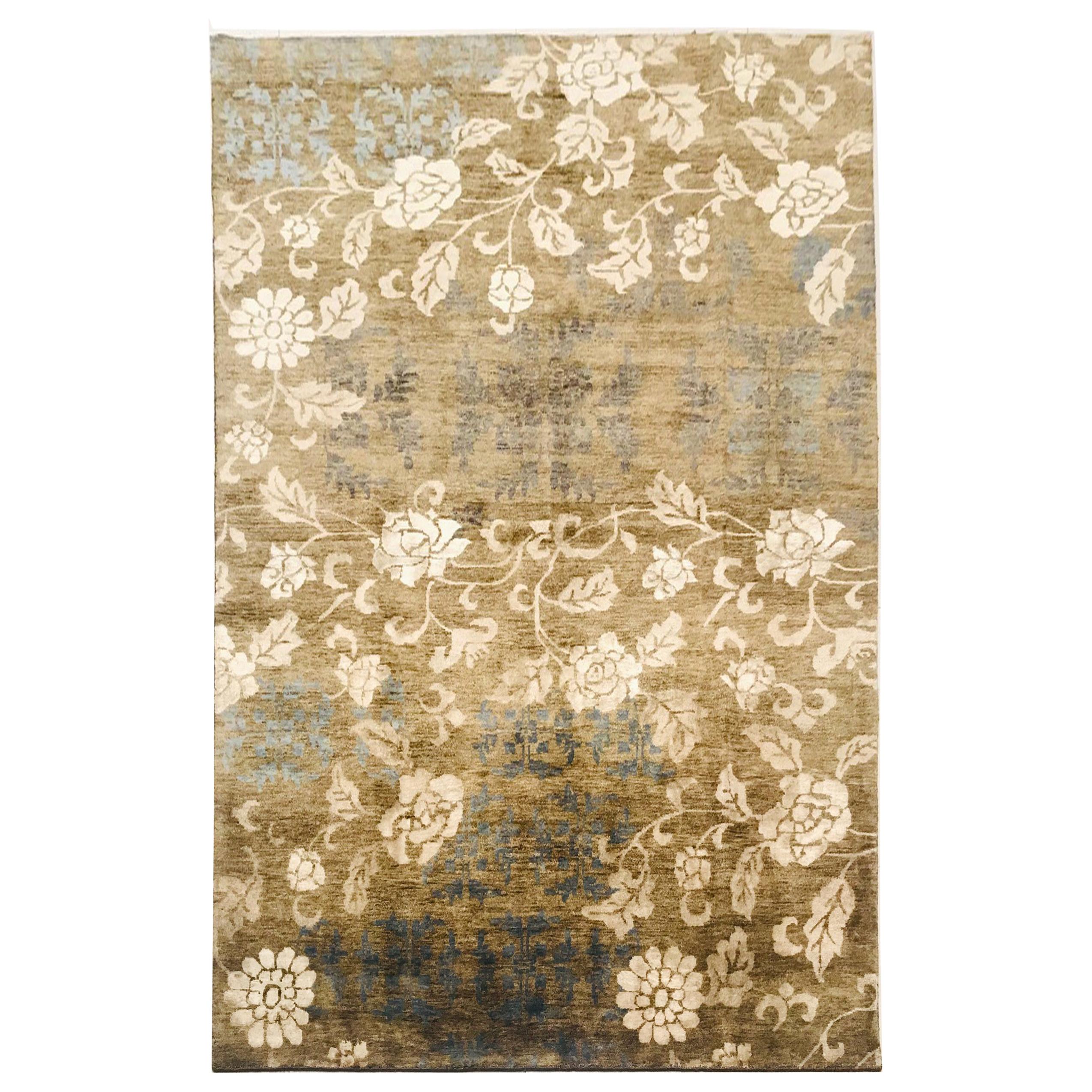 Late 20th Century Indian Wool Rug Hand Knotted in Beige with Olive Green Flowers For Sale