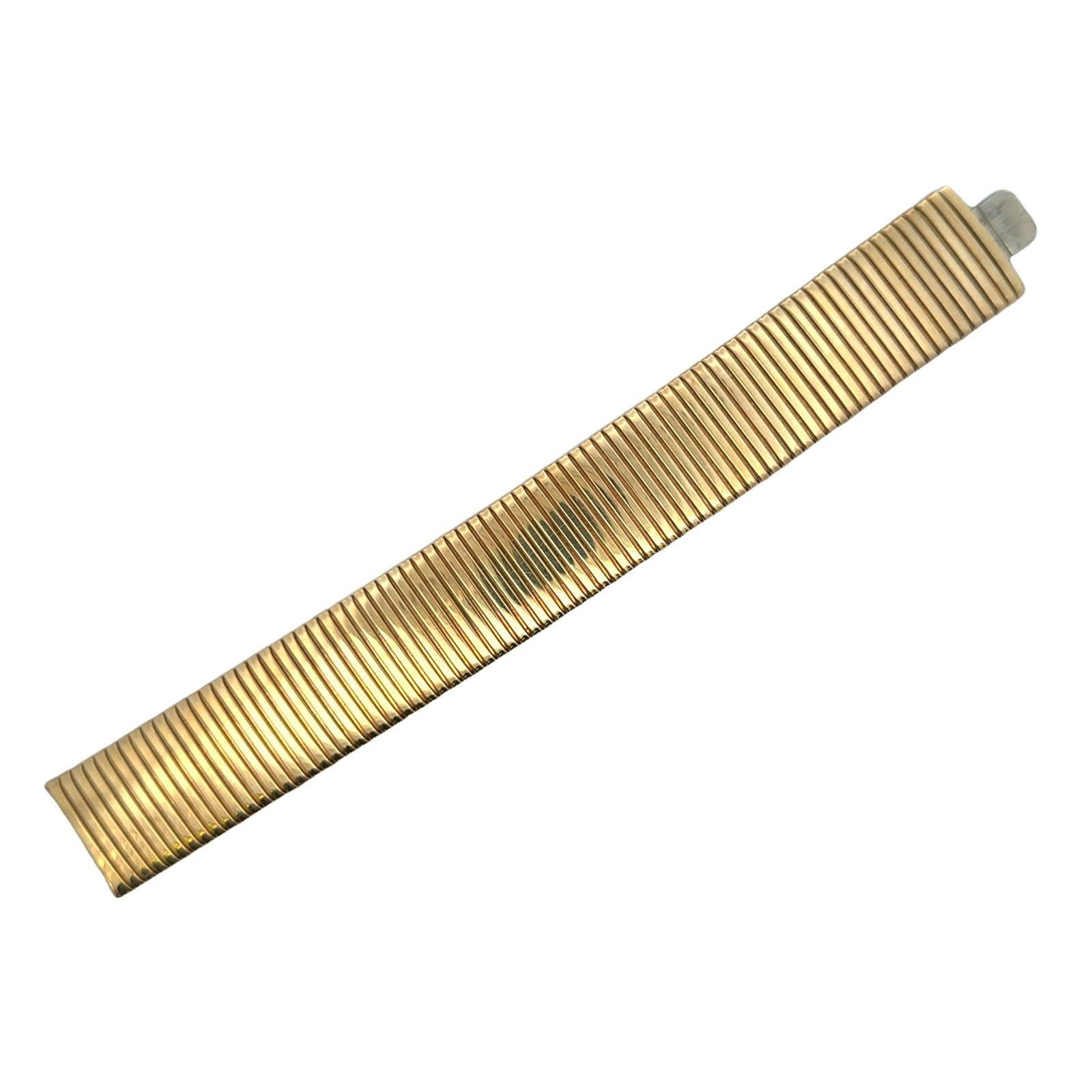 Contemporary Late 20th Century Italian 18 Karat Yellow Gold Wide Flexible Tubegas Bracelet