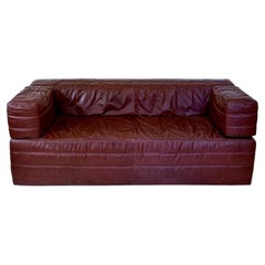 Late 20th Century Italian Cubic Reddish Brown Leather Sofa