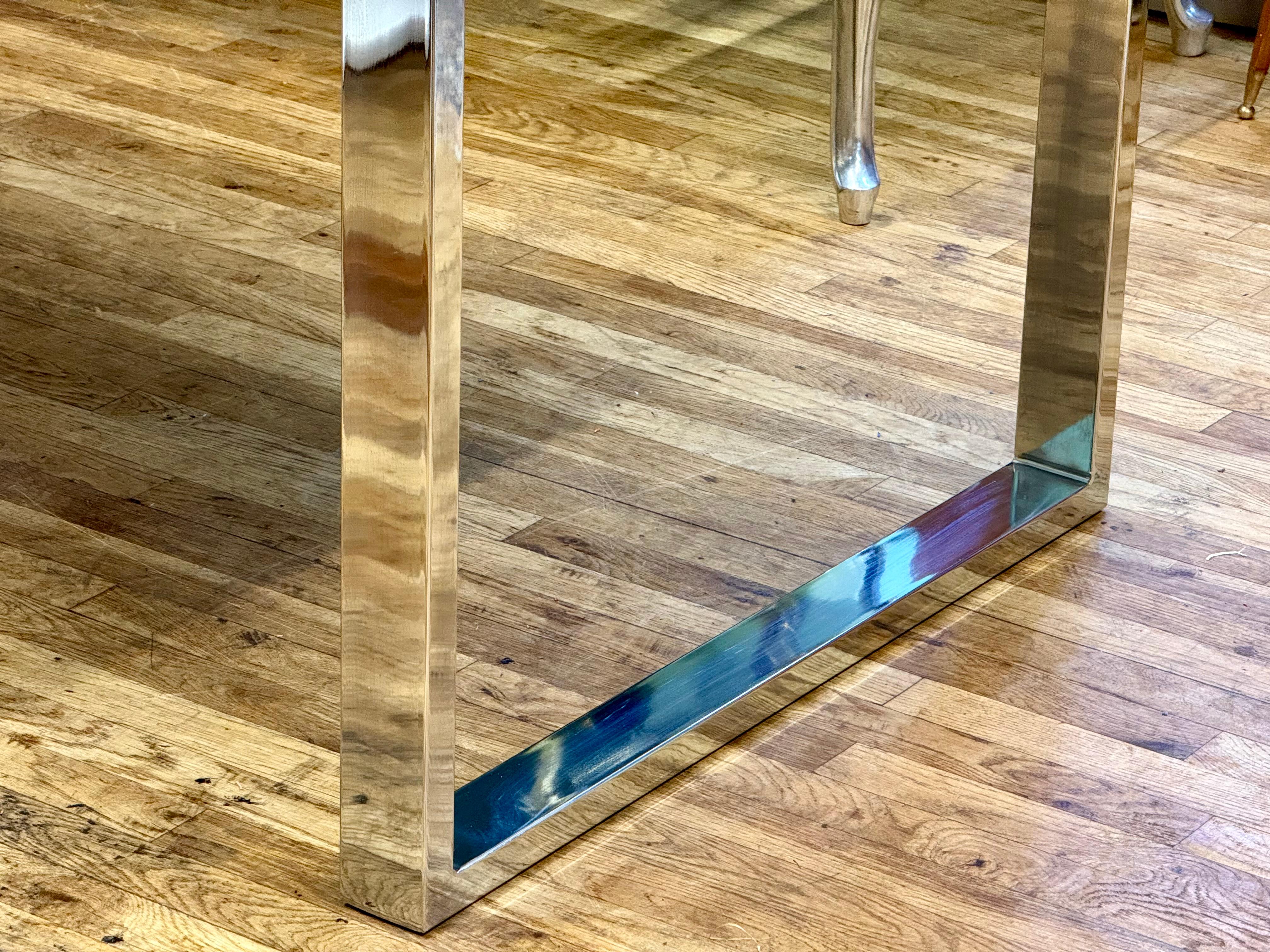 Ausziehbarer Esstisch aus Chrom und Rauchglas im italienischen Design des späten 20. Jahrhunderts im Angebot 6
