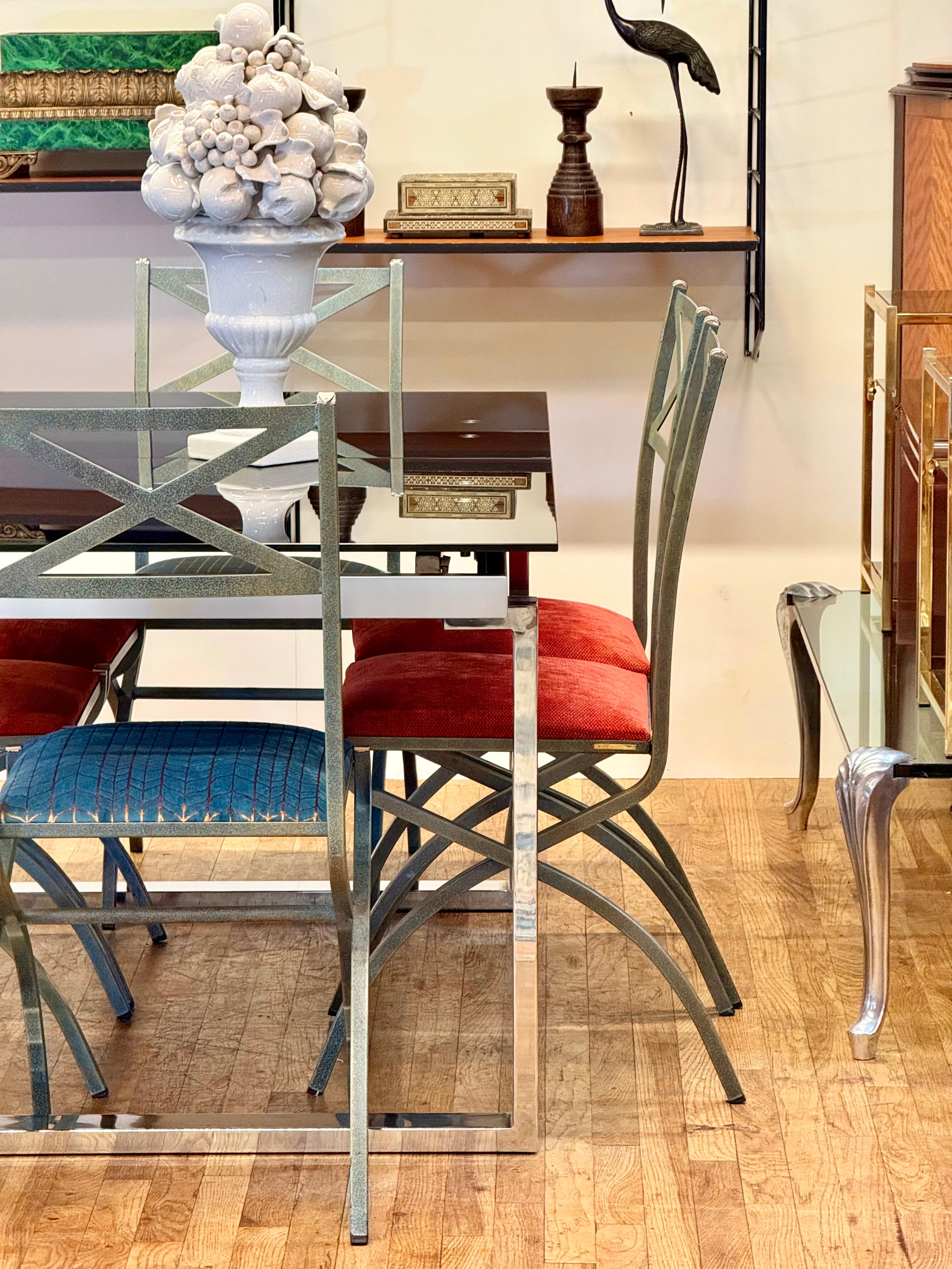 Ausziehbarer Esstisch aus Chrom und Rauchglas im italienischen Design des späten 20. Jahrhunderts im Angebot 8