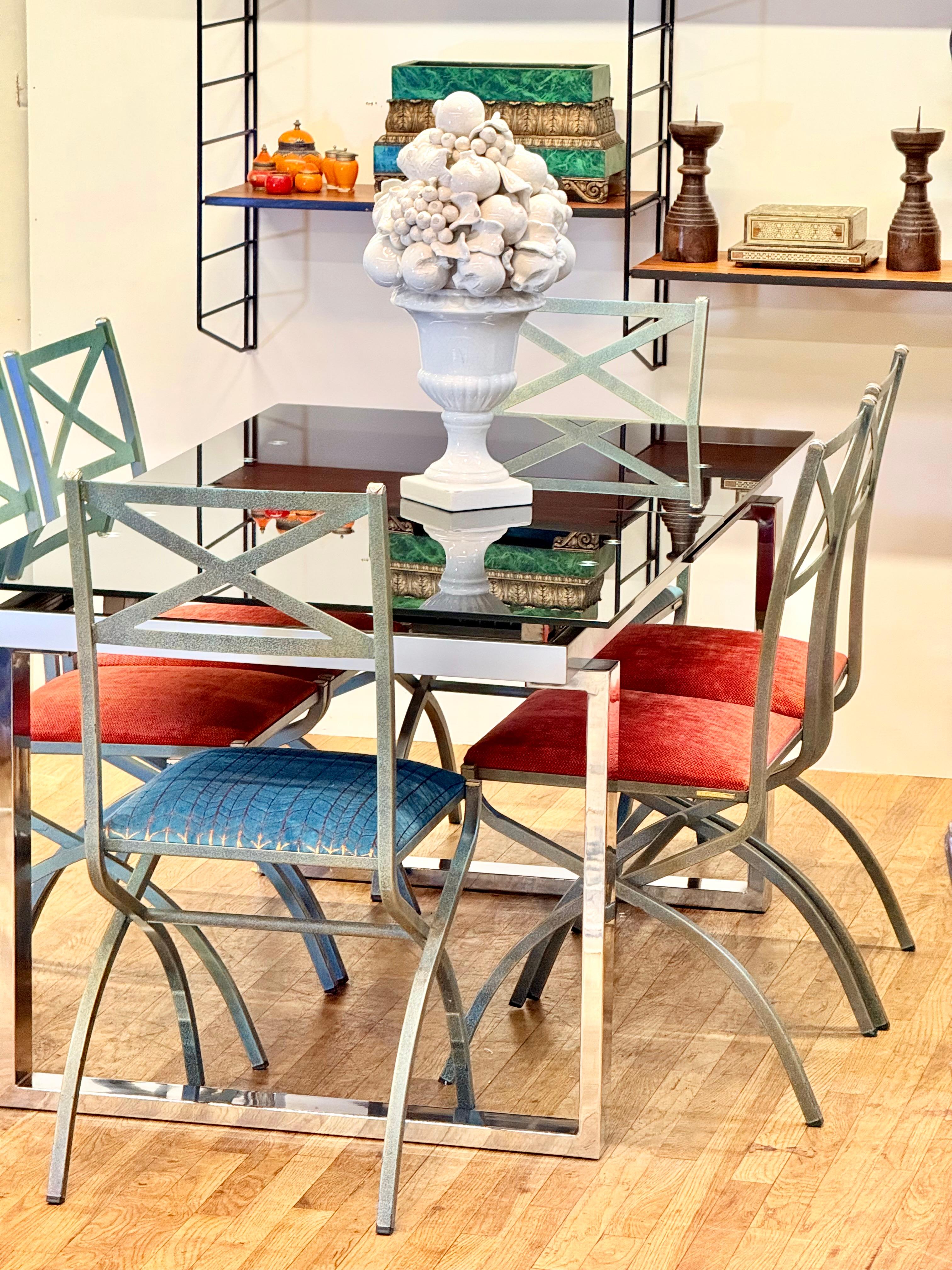 Ausziehbarer Esstisch aus Chrom und Rauchglas im italienischen Design des späten 20. Jahrhunderts im Angebot 10