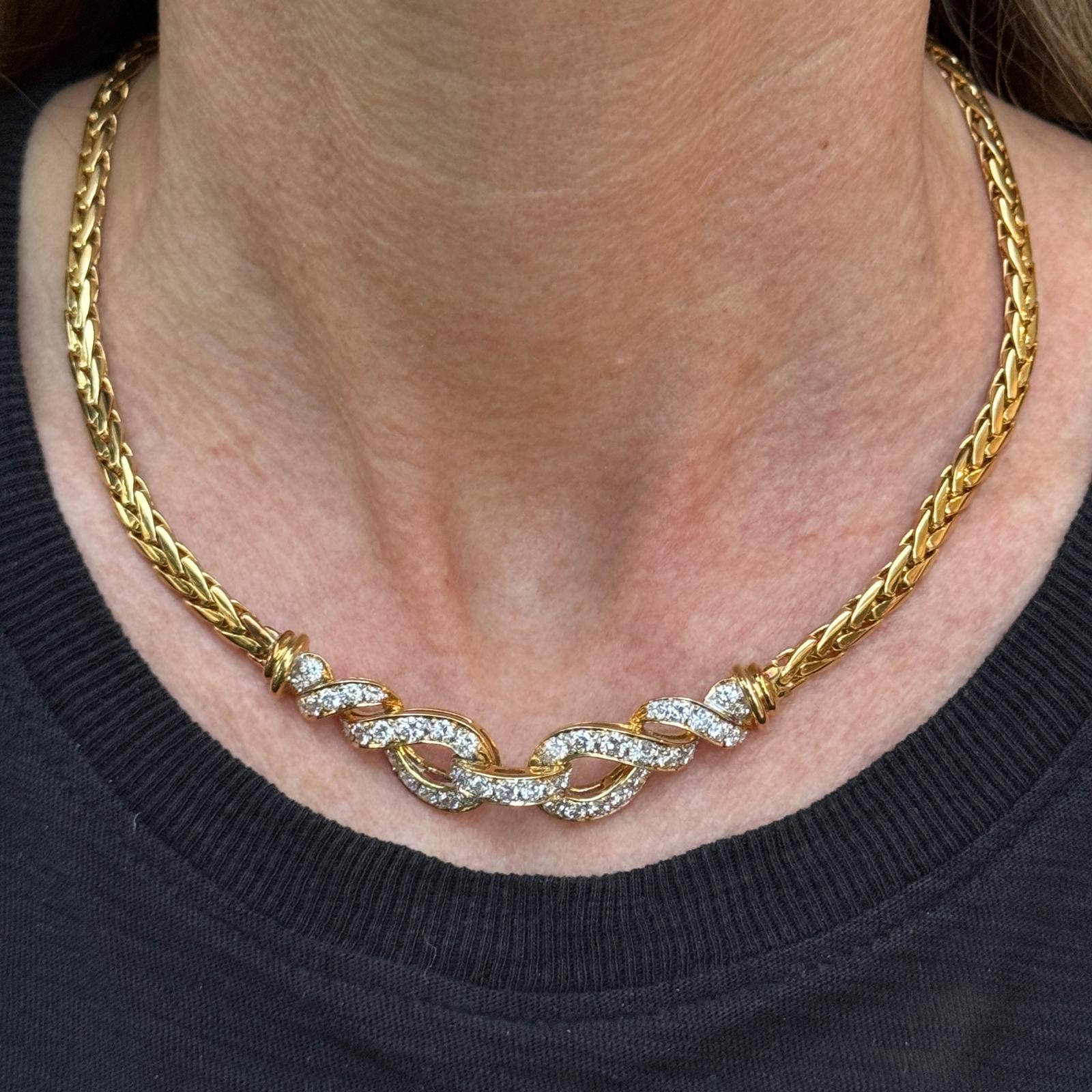 Diese Diamantkette aus 18 Karat Gelbgold aus dem späten 20. Jahrhundert zeigt zeitlose italienische Handwerkskunst mit 47 runden Diamanten im Brillantschliff von insgesamt etwa 3,00 Karat. Die Diamanten, die in der Farbe G-H und der Reinheit VS