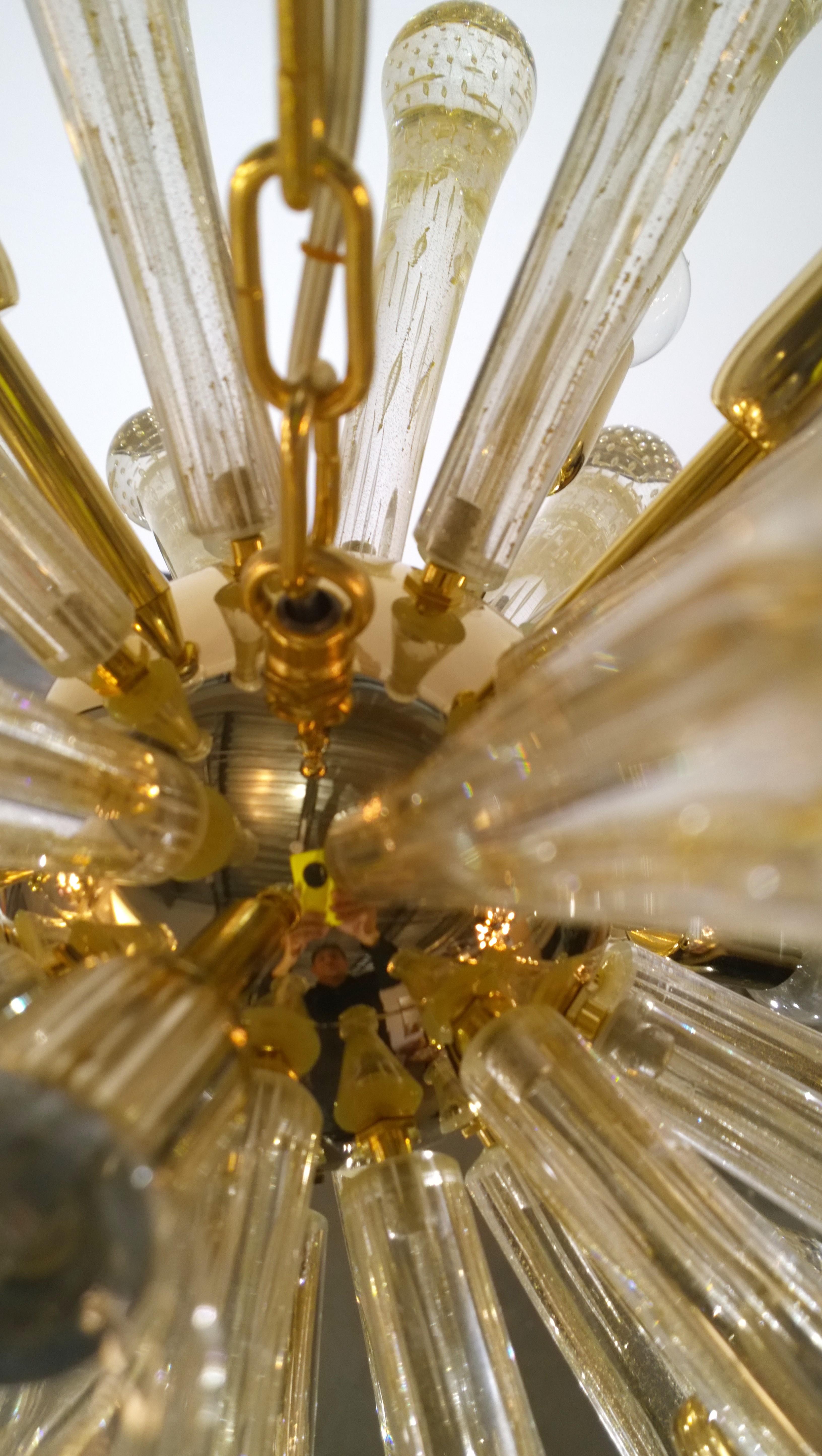 Italian Gold Flecked Clear Murano Blown Glass and Brass Sputnik Chandelier For Sale 10