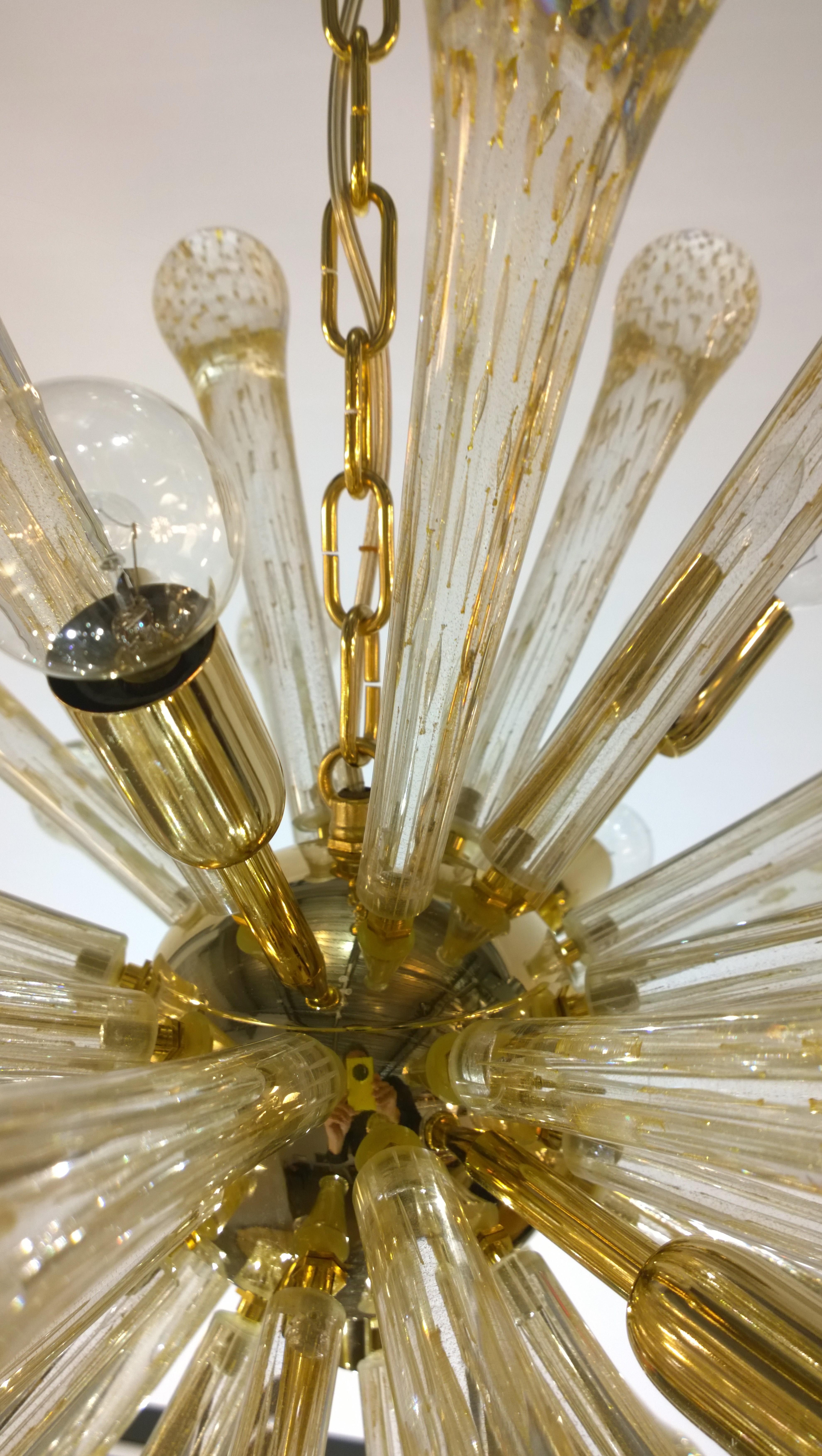 Italian Gold Flecked Clear Murano Blown Glass and Brass Sputnik Chandelier For Sale 12