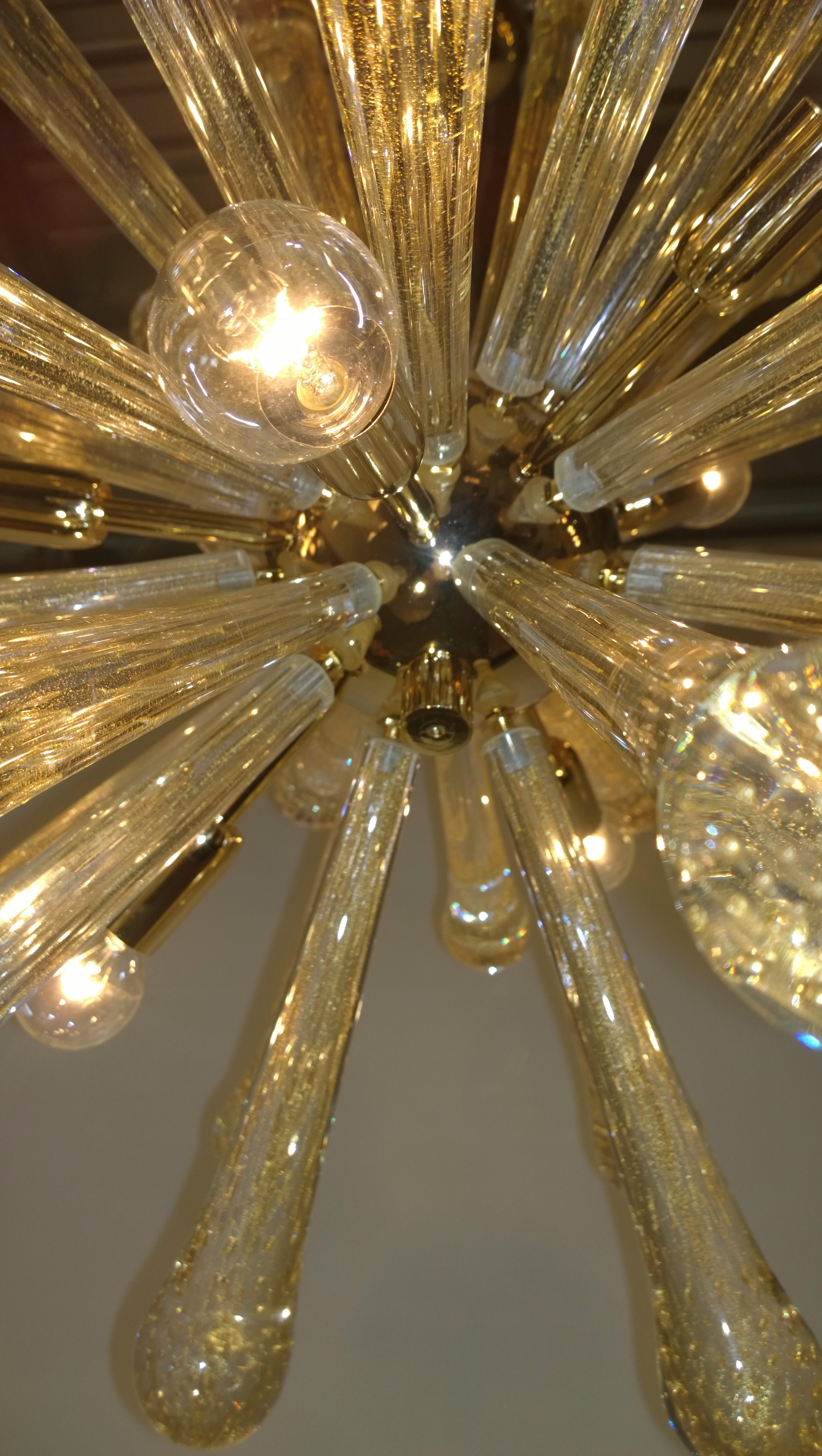 Italian Gold Flecked Clear Murano Blown Glass and Brass Sputnik Chandelier For Sale 2
