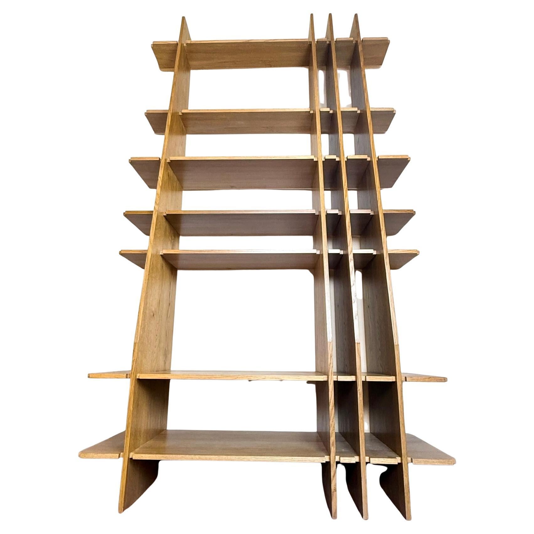 Libreria alta in legno di Oak Wood italiana della fine del XX secolo