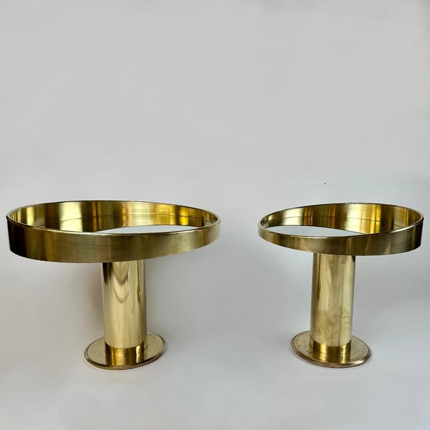 Modern Late 20th Century Italian Pair of Round Brass & Silver Mirror Side Tables For Sale