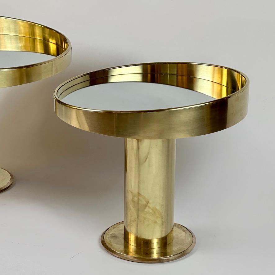 Late 20th Century Italian Pair of Round Brass & Silver Mirror Side Tables For Sale 1