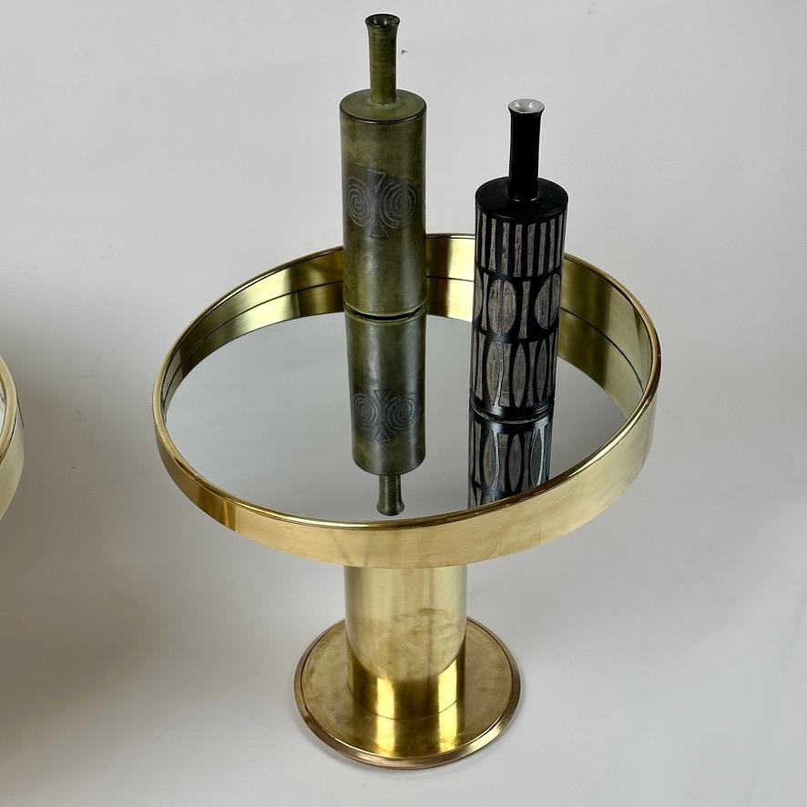 Late 20th Century Italian Pair of Round Brass & Silver Mirror Side Tables For Sale 2