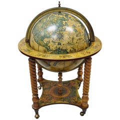 Late 20th Century Italian Renaissance Revolving Large Globe Liquor Bar Cart