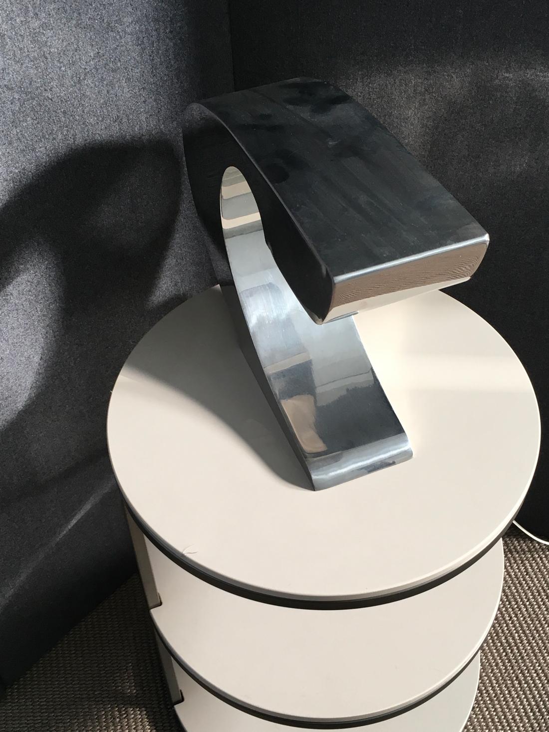 Post-Modern Italian Design Steel Chrome Abstract Table Lamp In Good Condition For Sale In Brescia, IT