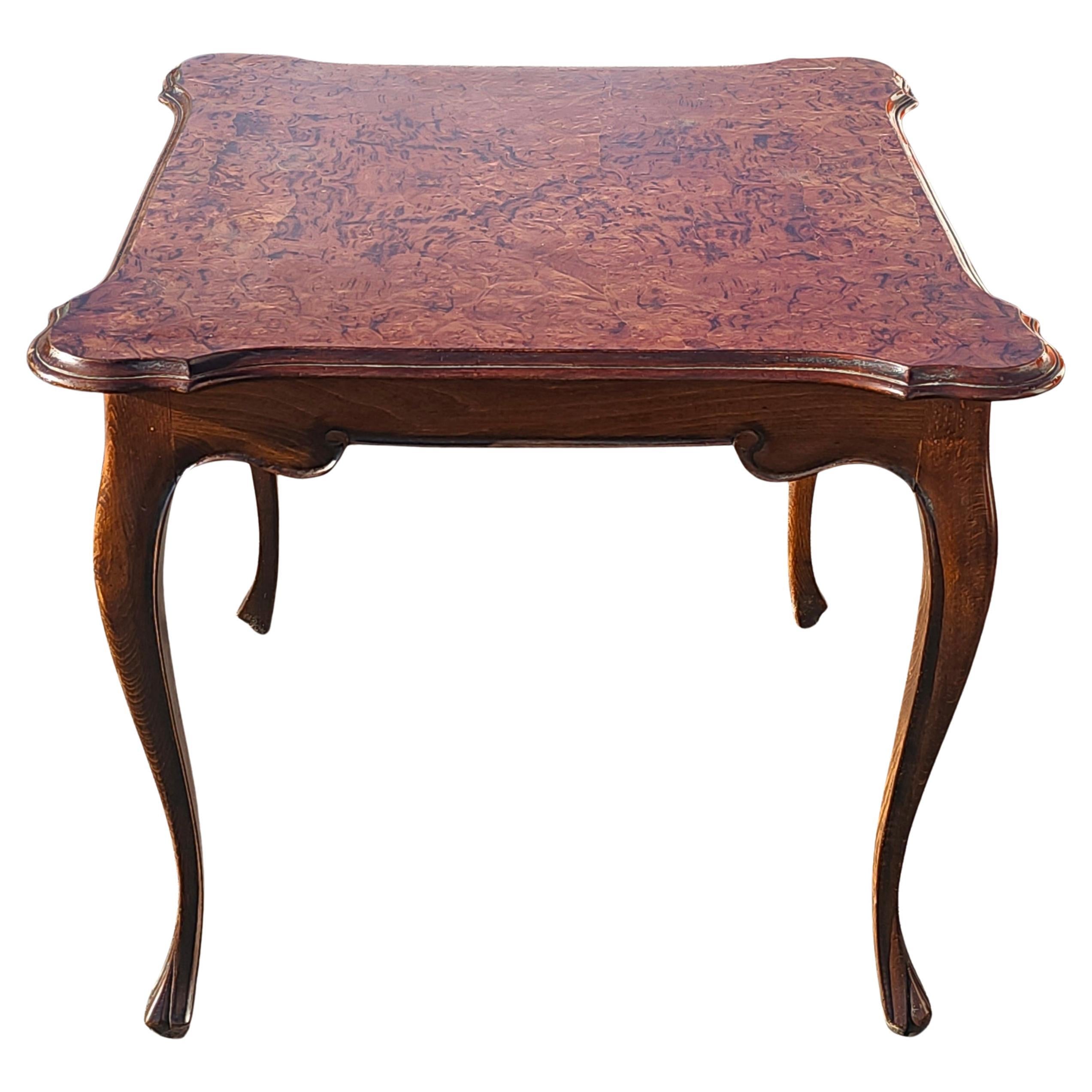 Italienischer Kartentisch aus Nussbaum und Wurzelholz des späten 20. im Angebot