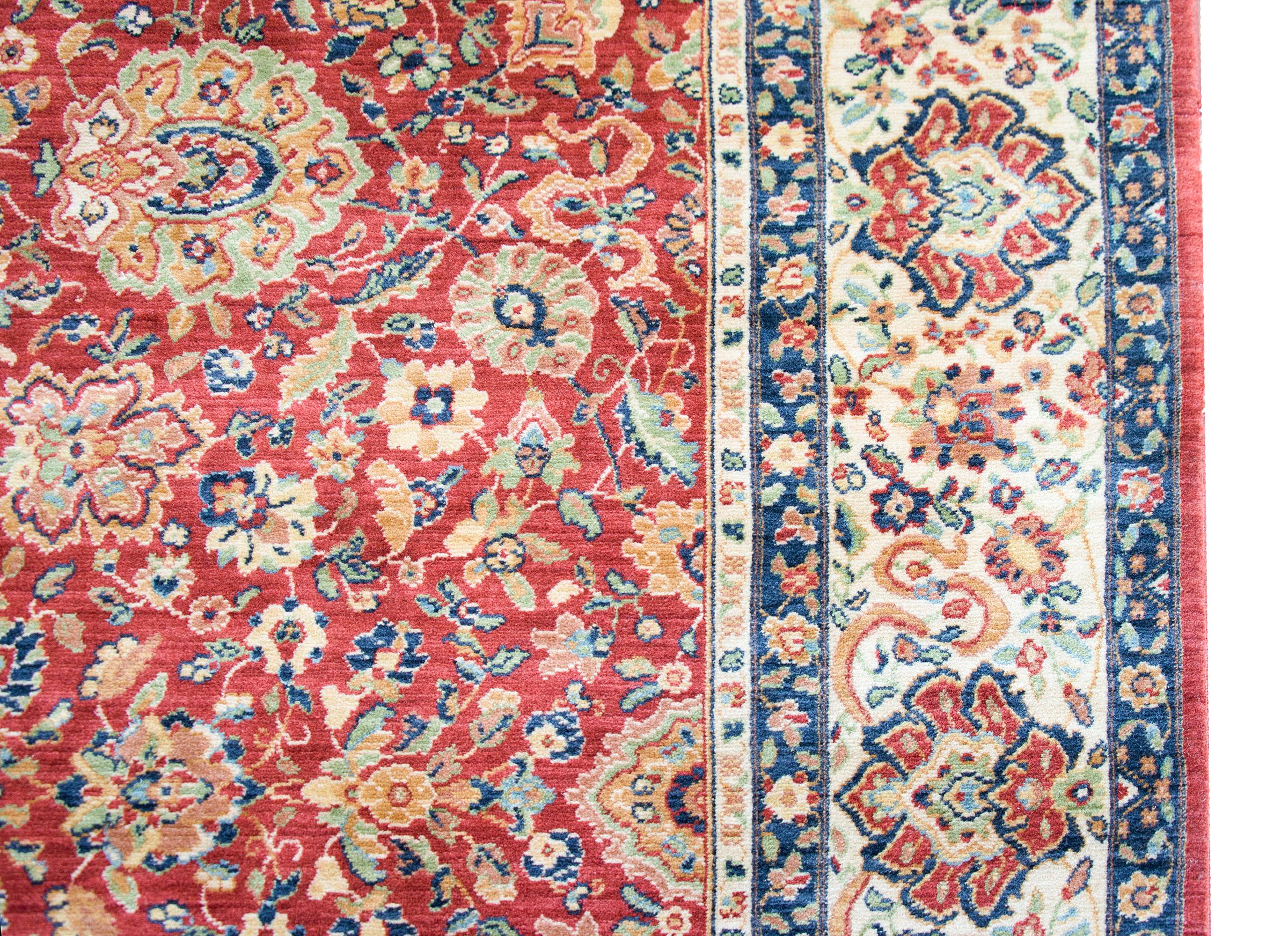 Late 20th Century Karastan Mahal-Style Rug In Good Condition For Sale In Chicago, IL