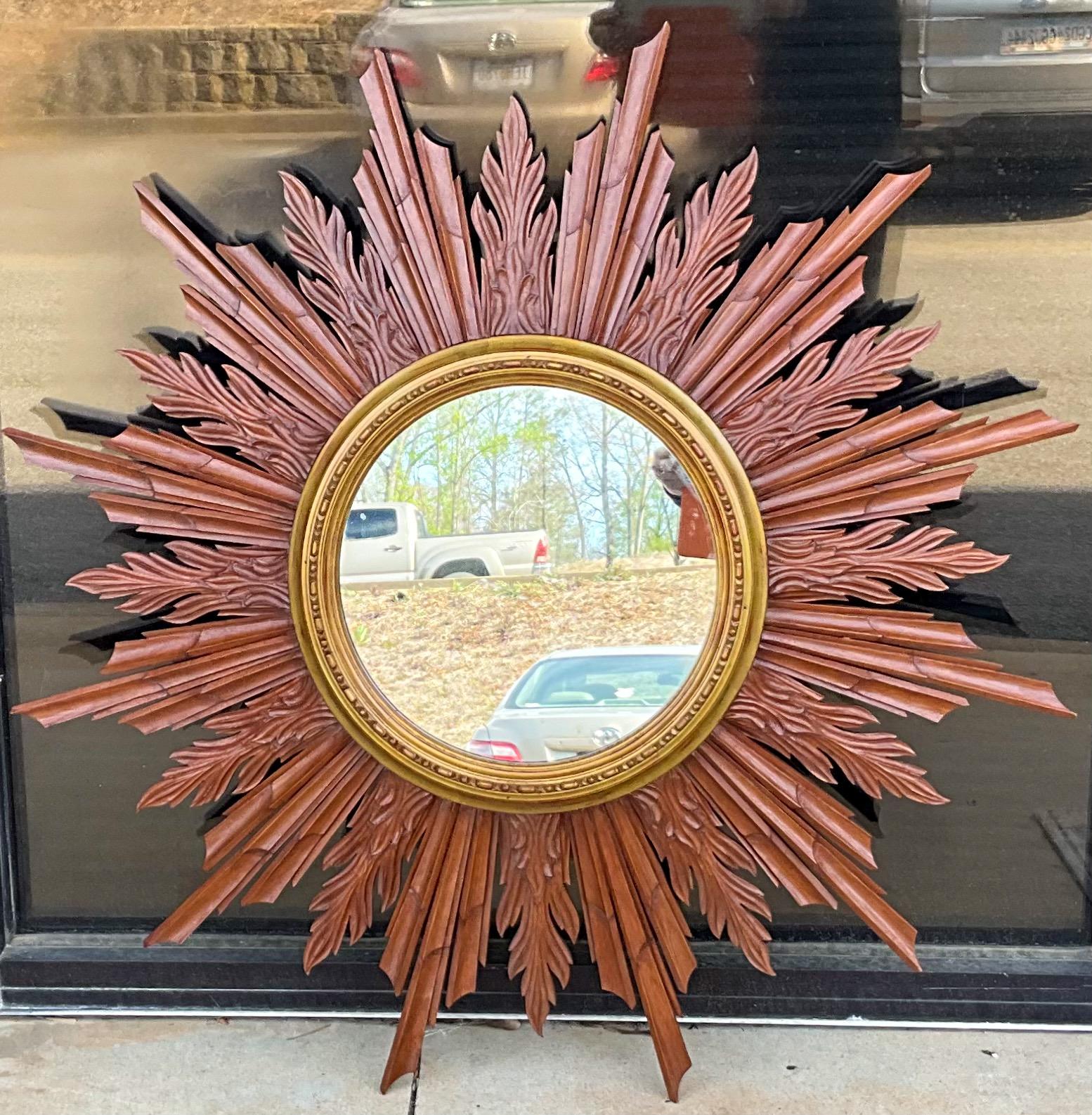 Miroir à grande échelle en acajou et doré de la fin du 20e siècle - 37 pouces Bon état - En vente à Kennesaw, GA