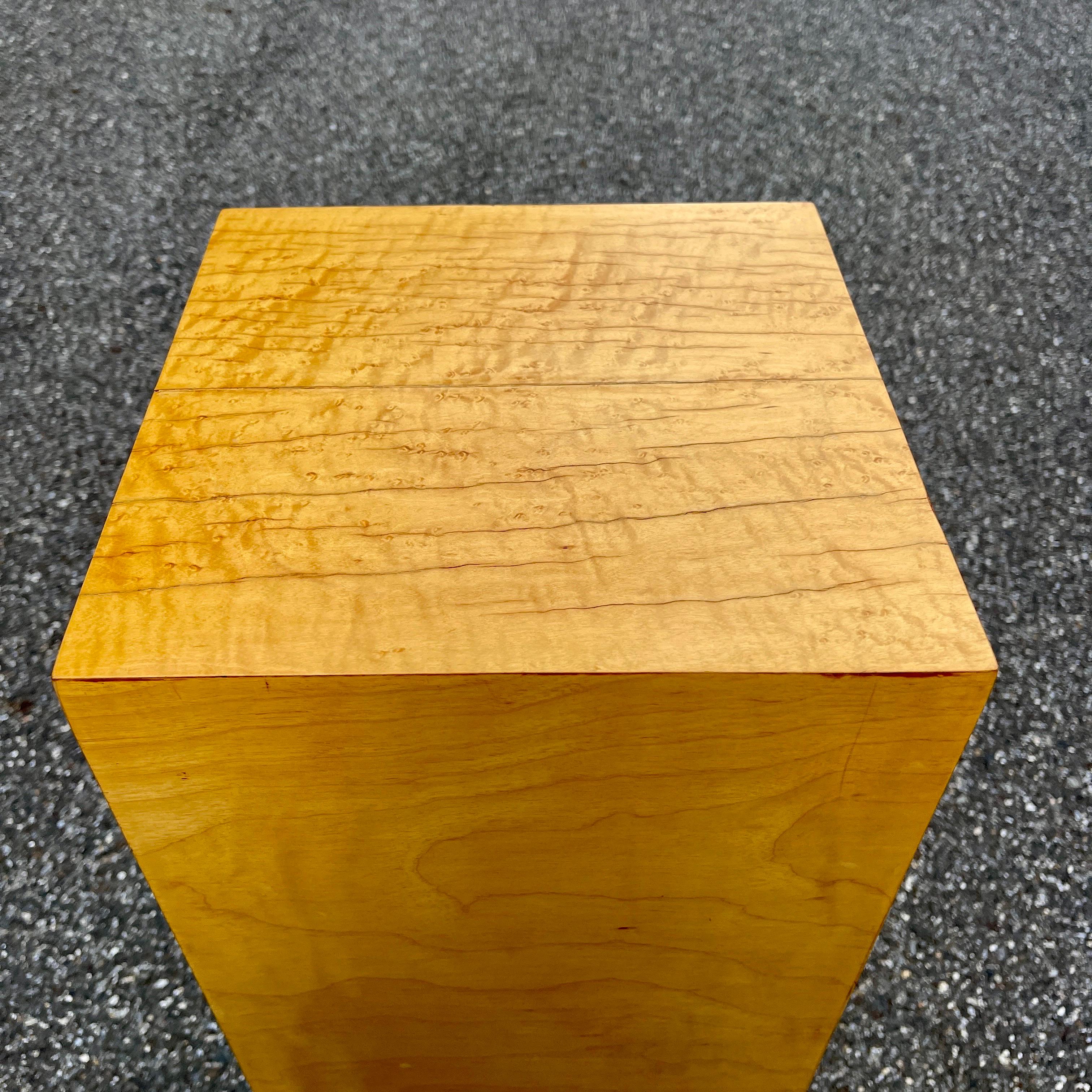 Late 20th Century Light Colored Veneer Wood Pedestal For Sale 5