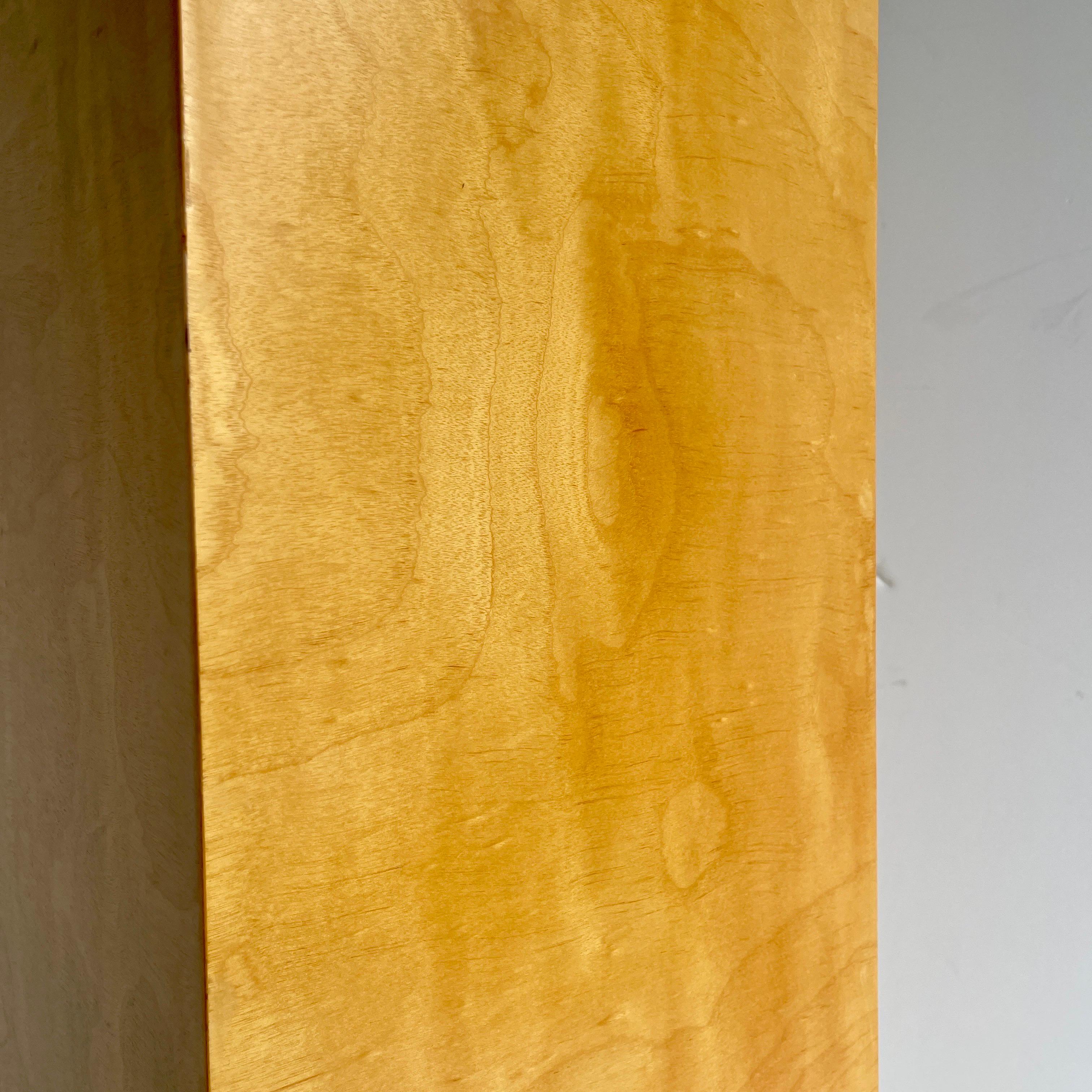 Fin du 20e siècle, piédestal en bois plaqué de couleur claire en vente 10