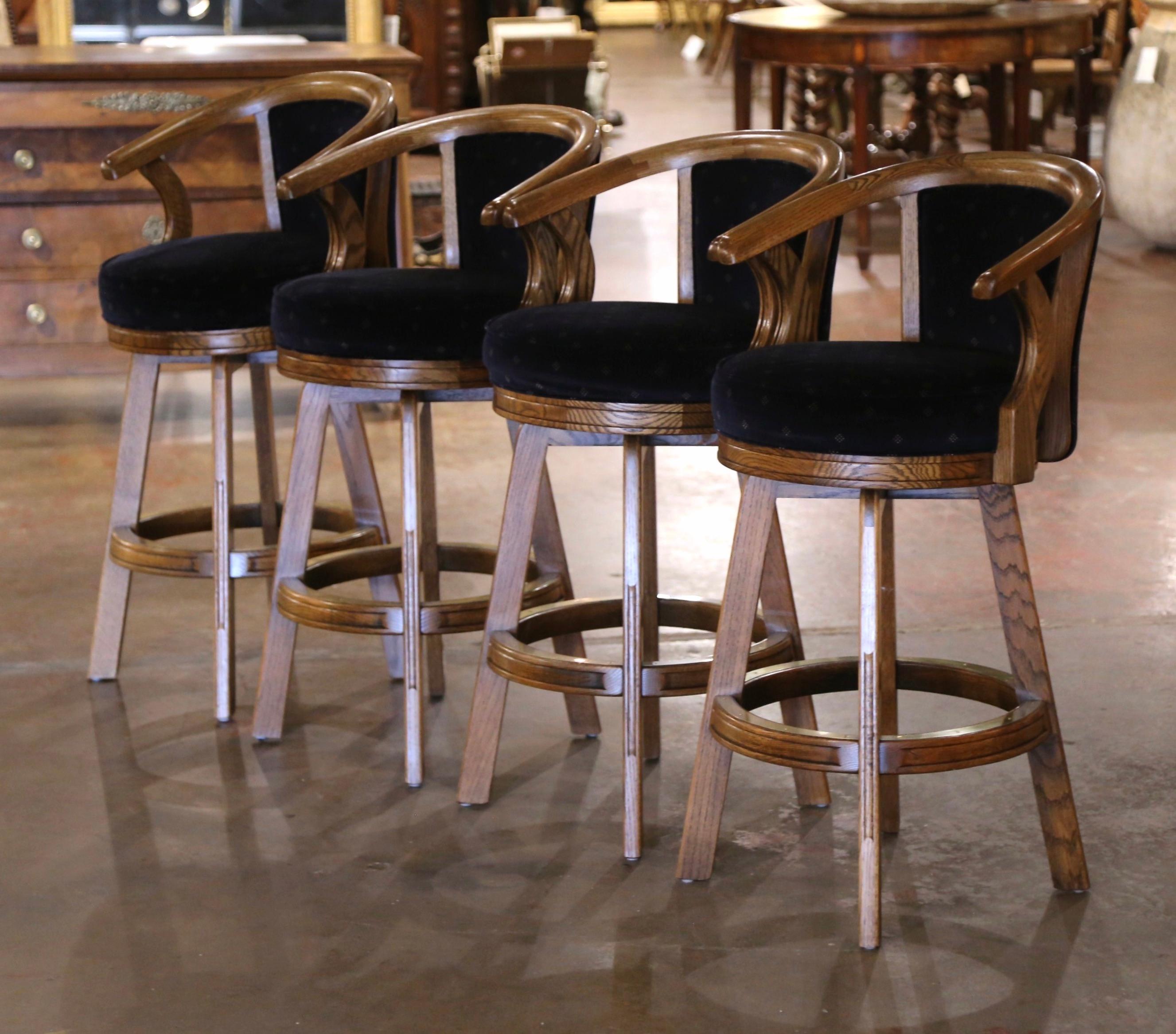 20ième siècle Fin du 20ème siècle, Louis Philippe, ensemble de quatre tabourets de bar pivotants en Oak français en vente