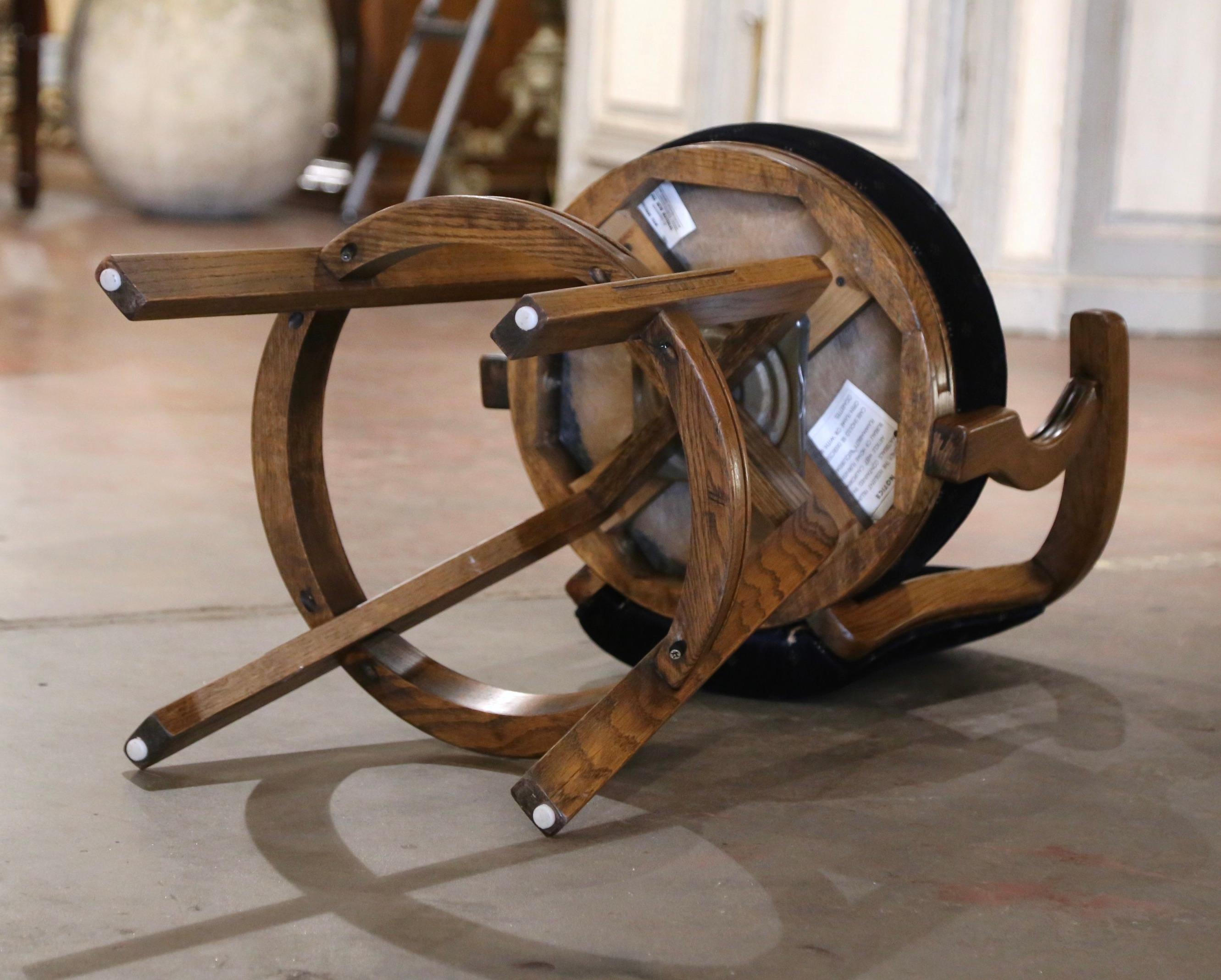 Fin du 20ème siècle, Louis Philippe, ensemble de quatre tabourets de bar pivotants en Oak français en vente 1