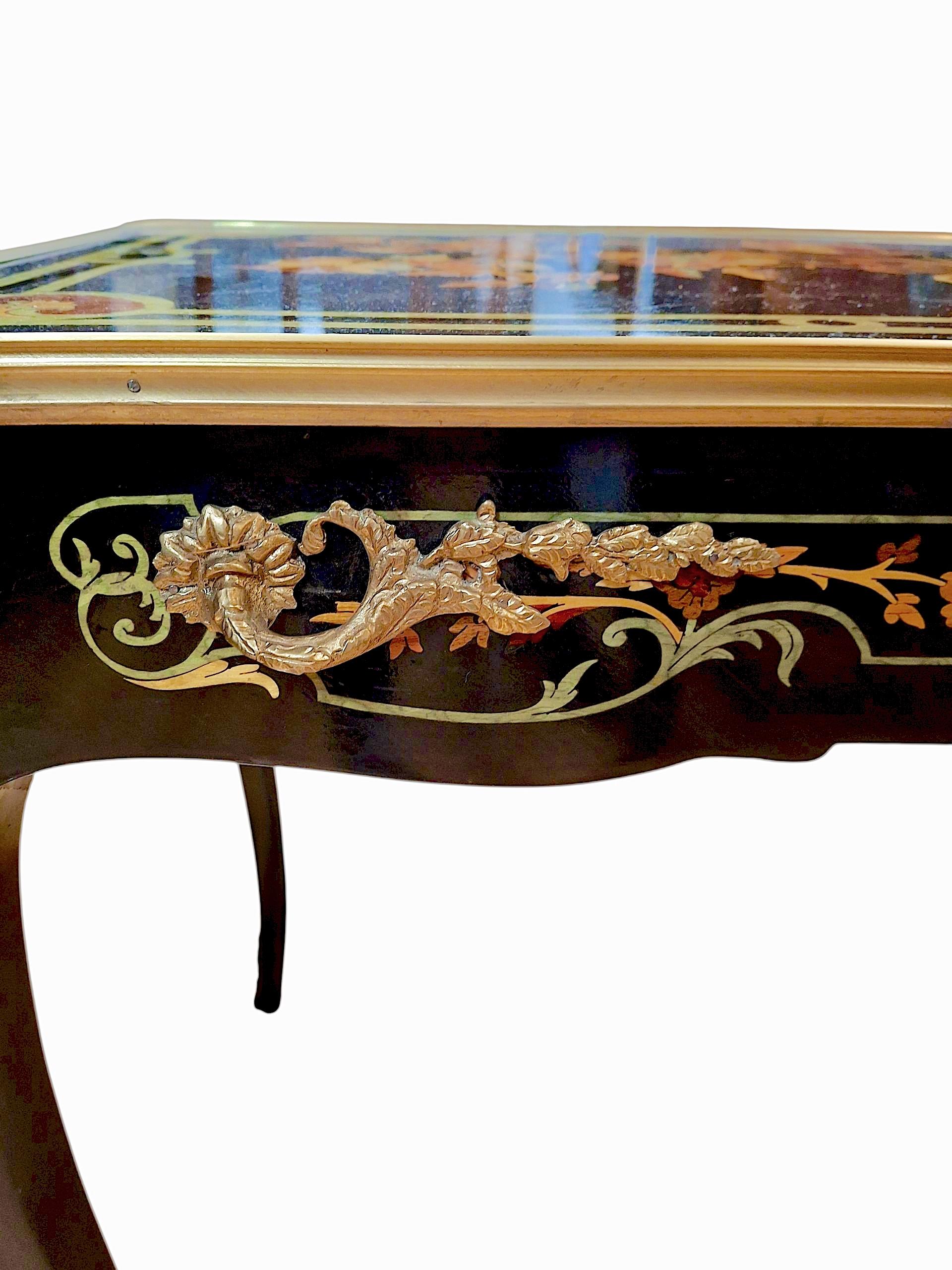 Scrivania intarsiata in stile Luigi XV della fine del XX secolo in vendita 2