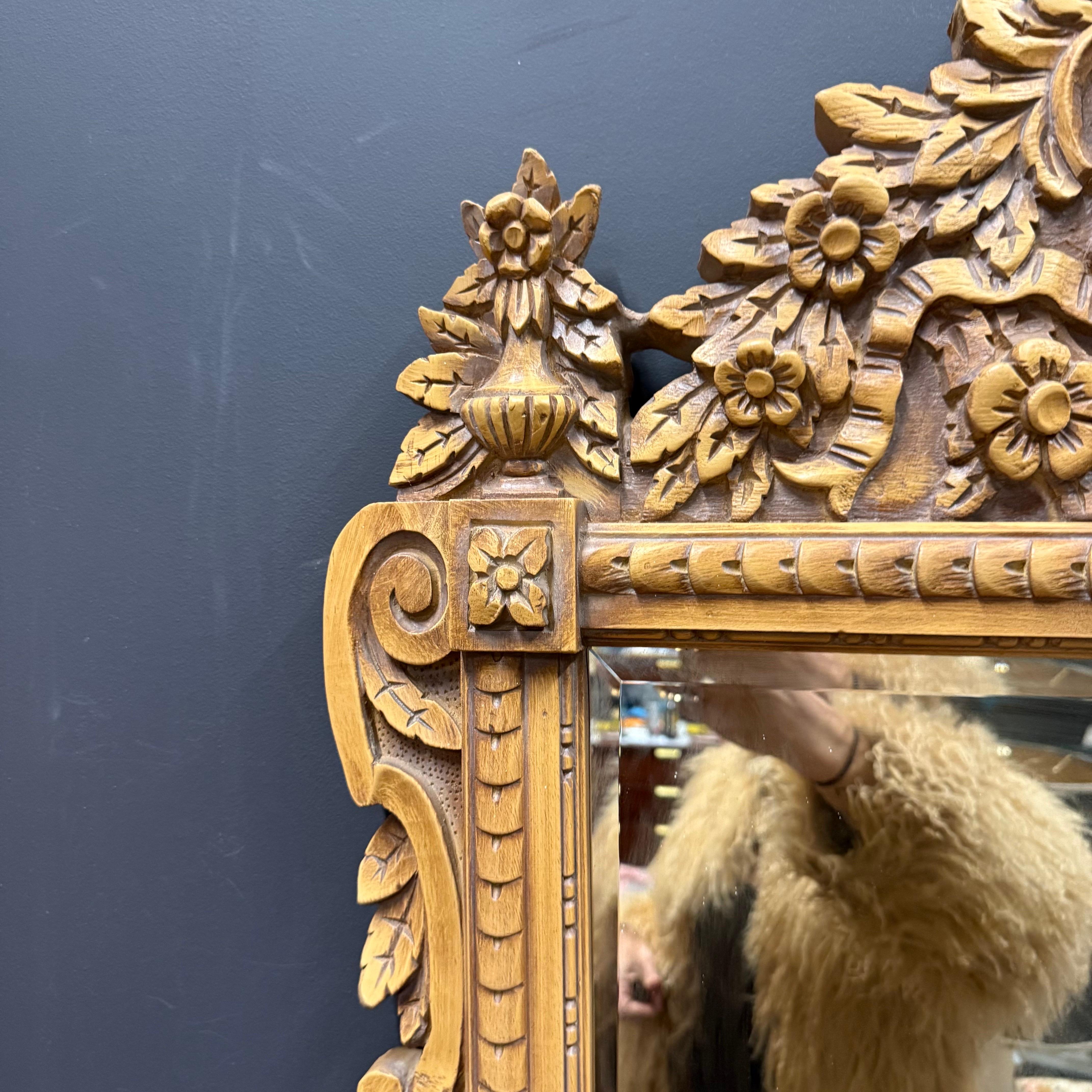 Fin du 20e siècle Miroir en bois et composite de style Louis XVI en vente 4
