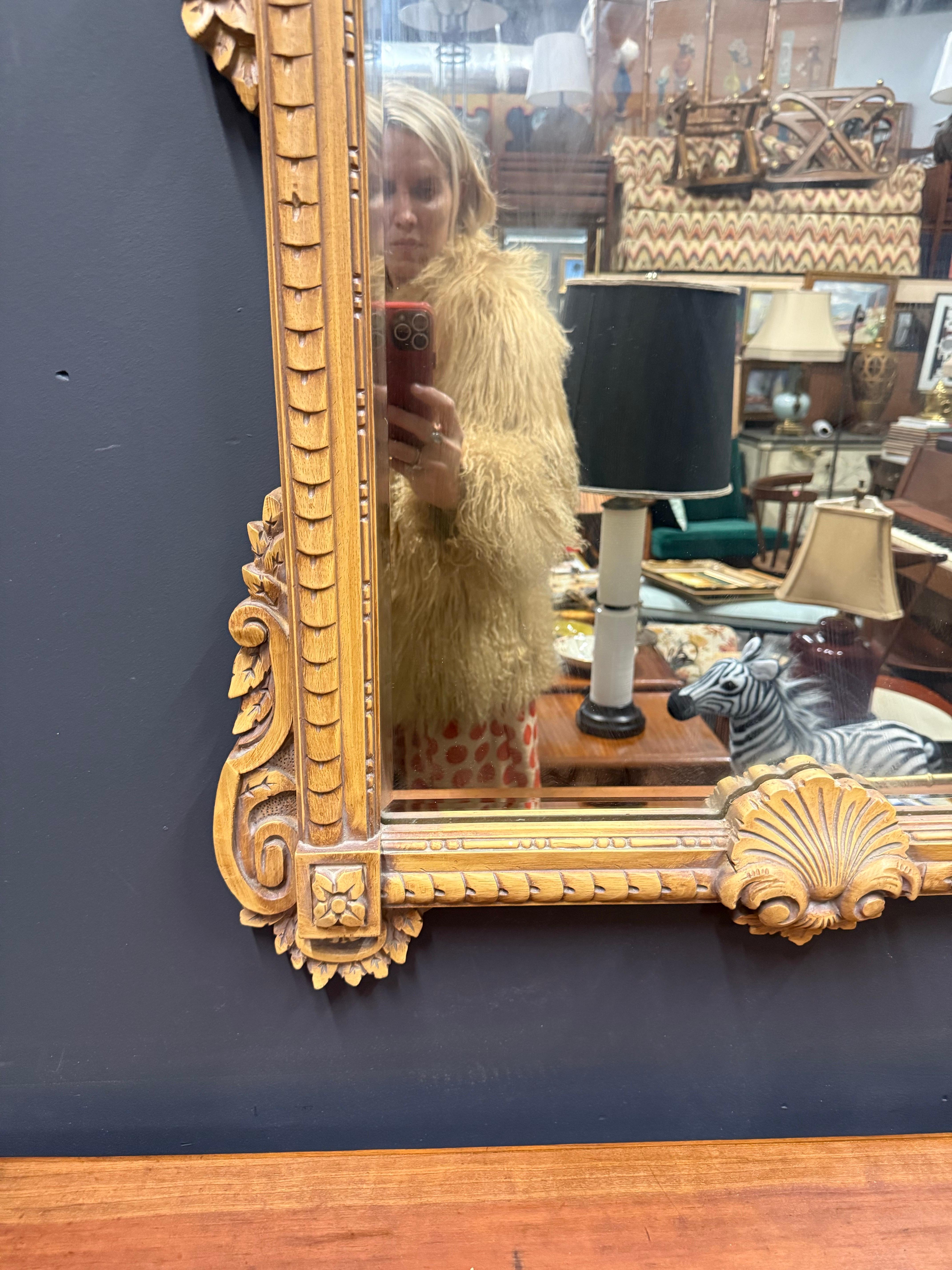 Fin du 20e siècle Miroir en bois et composite de style Louis XVI Bon état - En vente à Charleston, SC