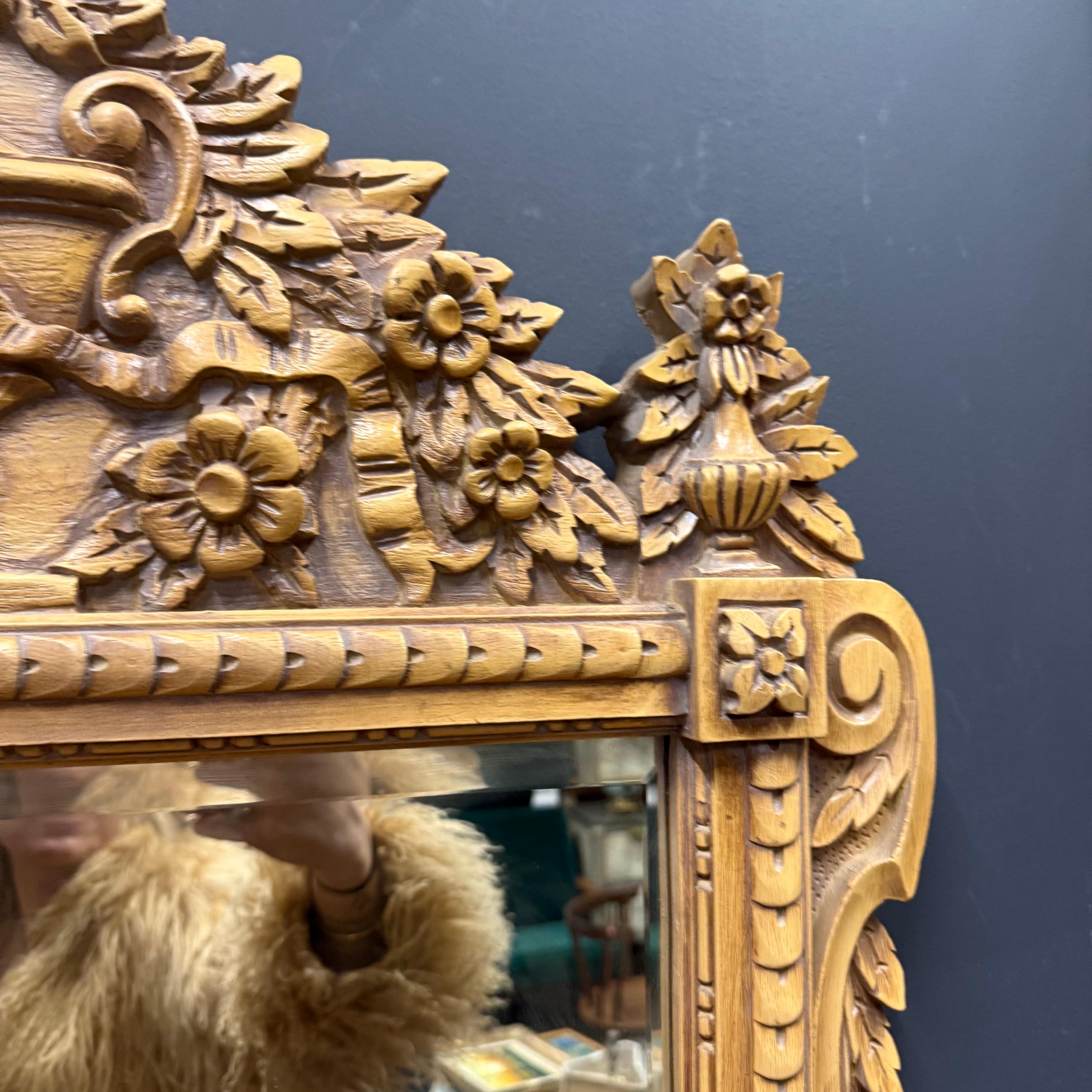 Bois Fin du 20e siècle Miroir en bois et composite de style Louis XVI en vente