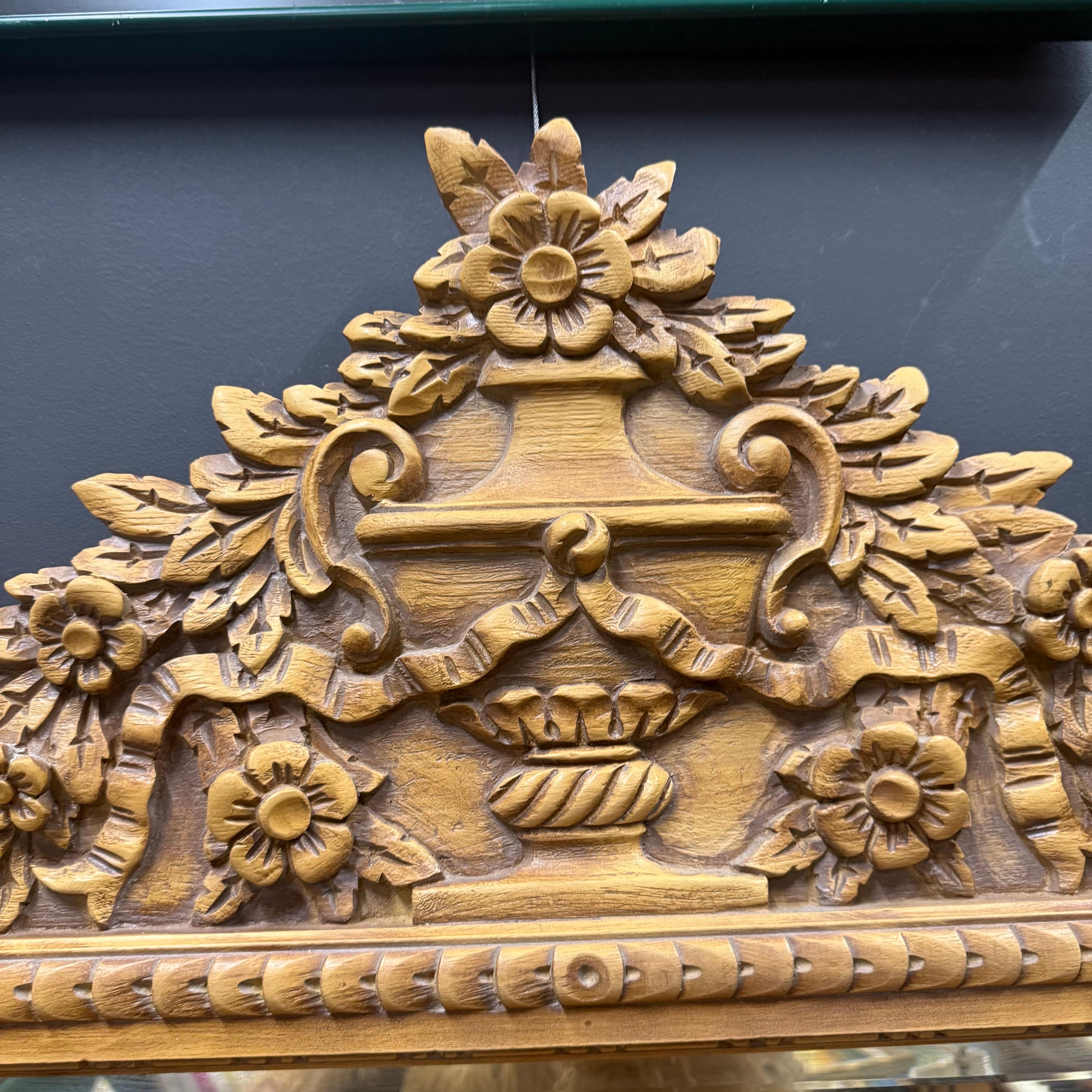 Fin du 20e siècle Miroir en bois et composite de style Louis XVI en vente 2
