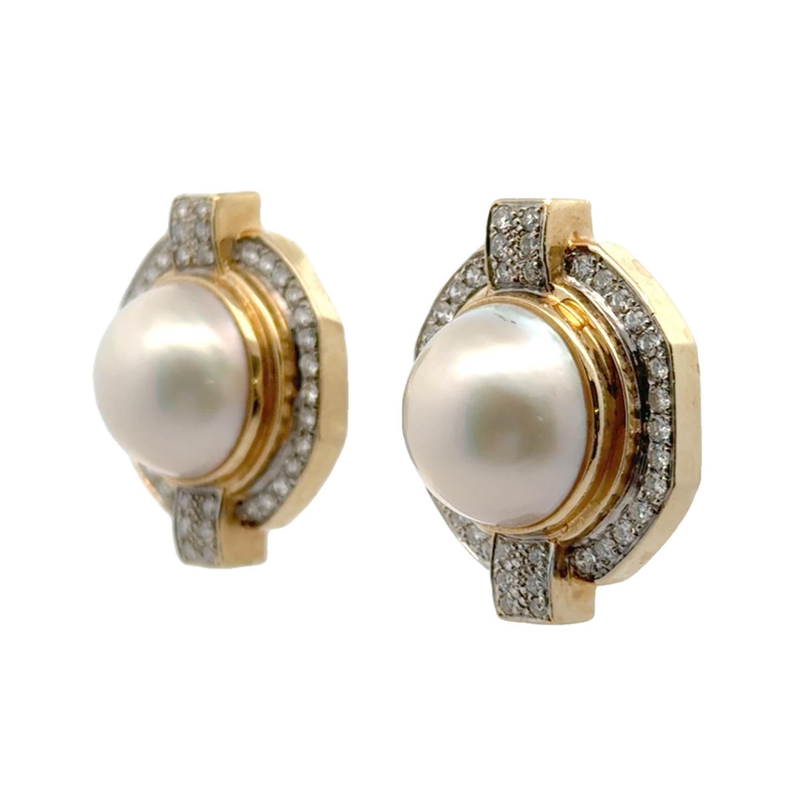 Contemporain Fin du 20e siècle Boucles d'oreilles en or jaune 18 carats avec perles de Mabe et diamants en vente