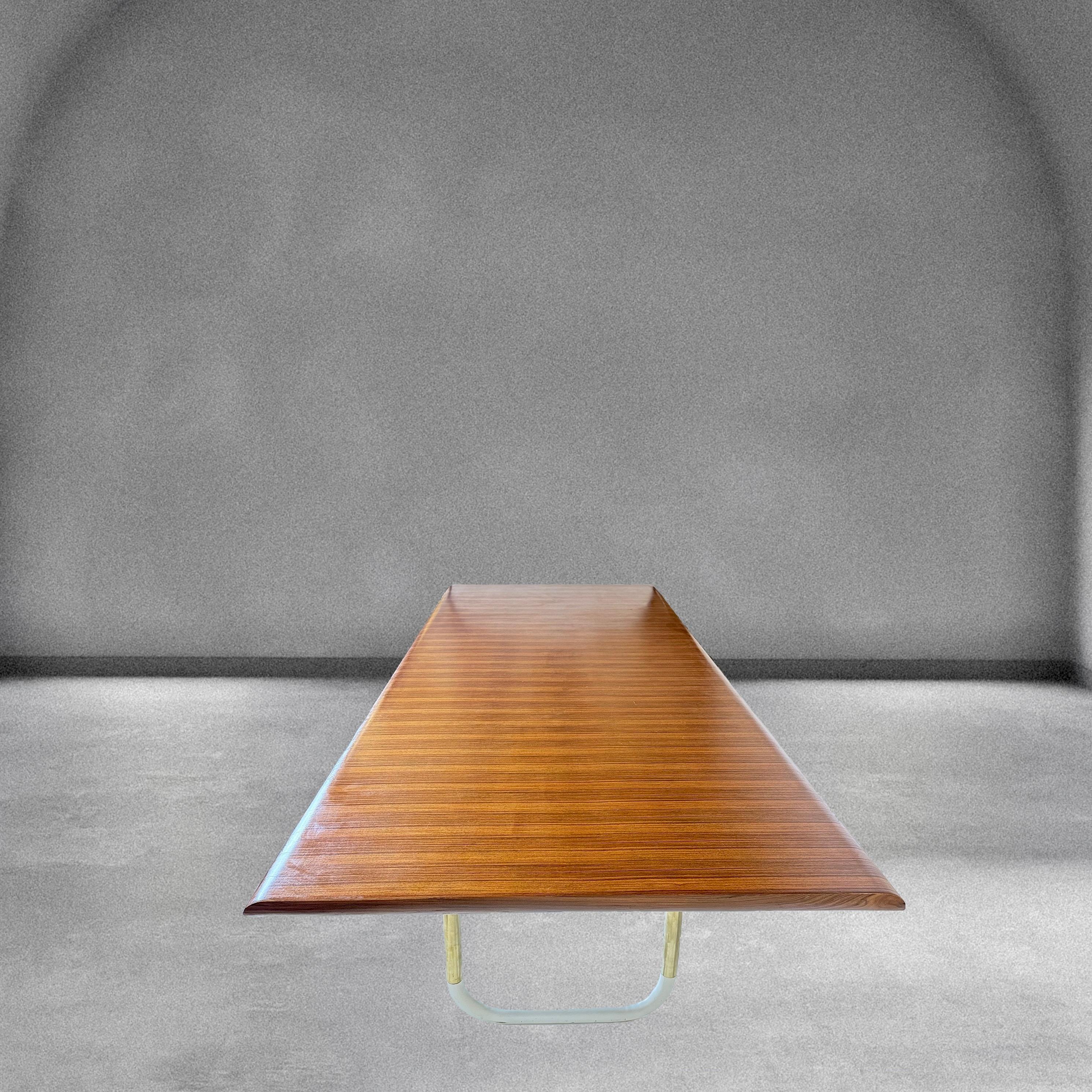 Mesa de comedor chapada en ébano de Macassar de finales del siglo XX con base de hierro en Bueno estado para la venta en Firenze, Tuscany