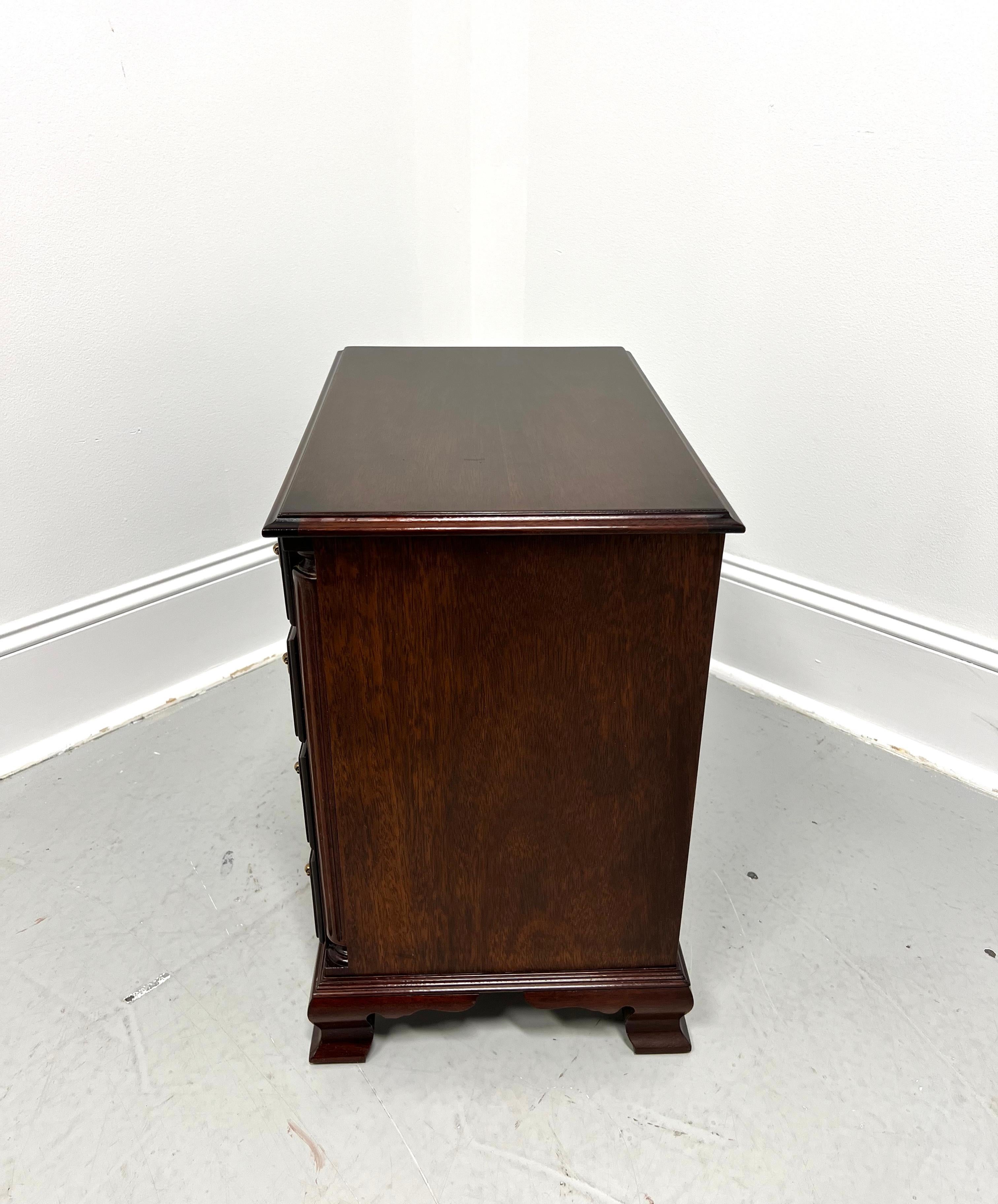 American Late 20th Century Mahogany Chippendale Chairside Chest with Fluted Columns For Sale
