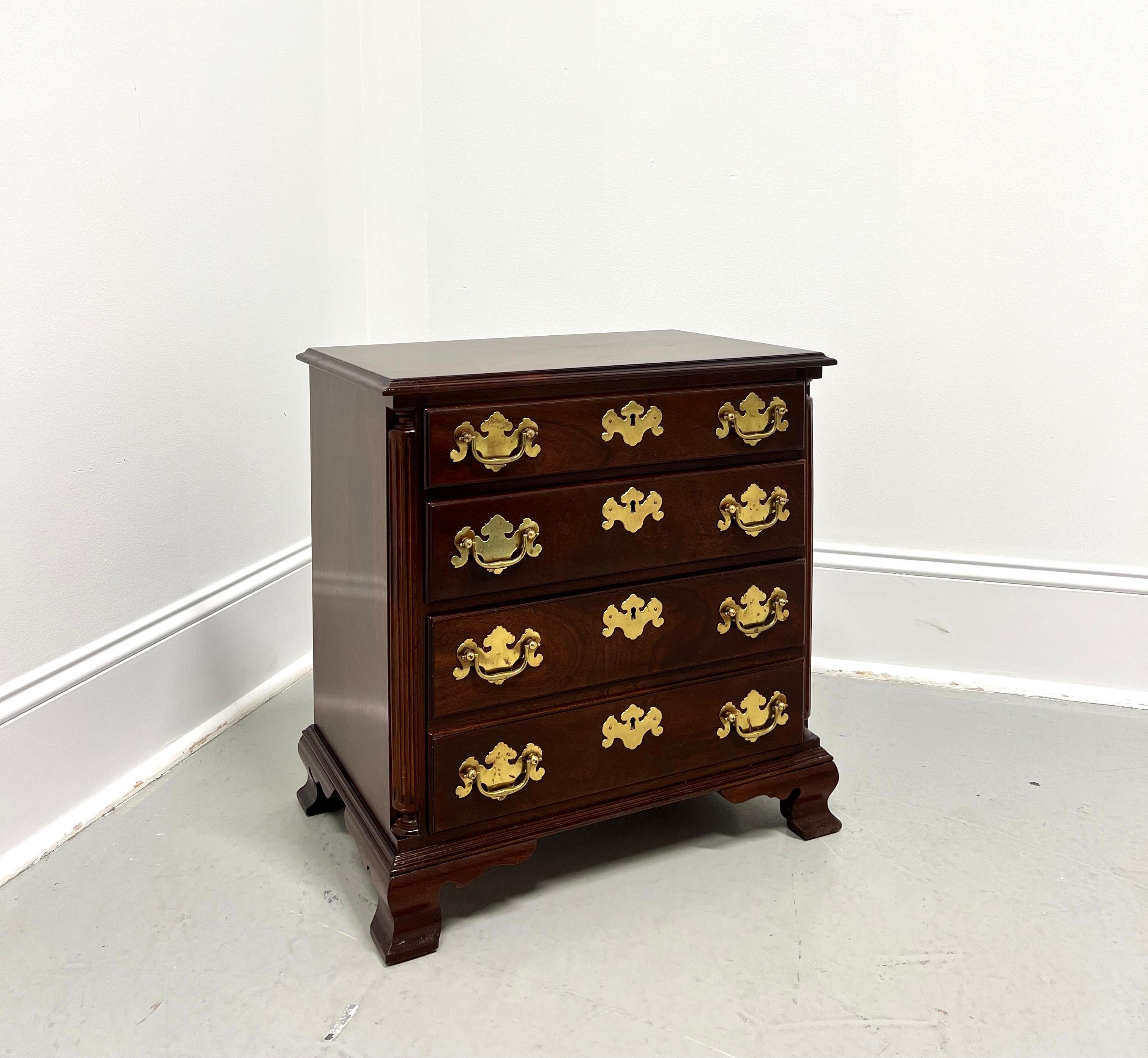 Late 20th Century Mahogany Chippendale Chairside Chest with Fluted Columns For Sale 4
