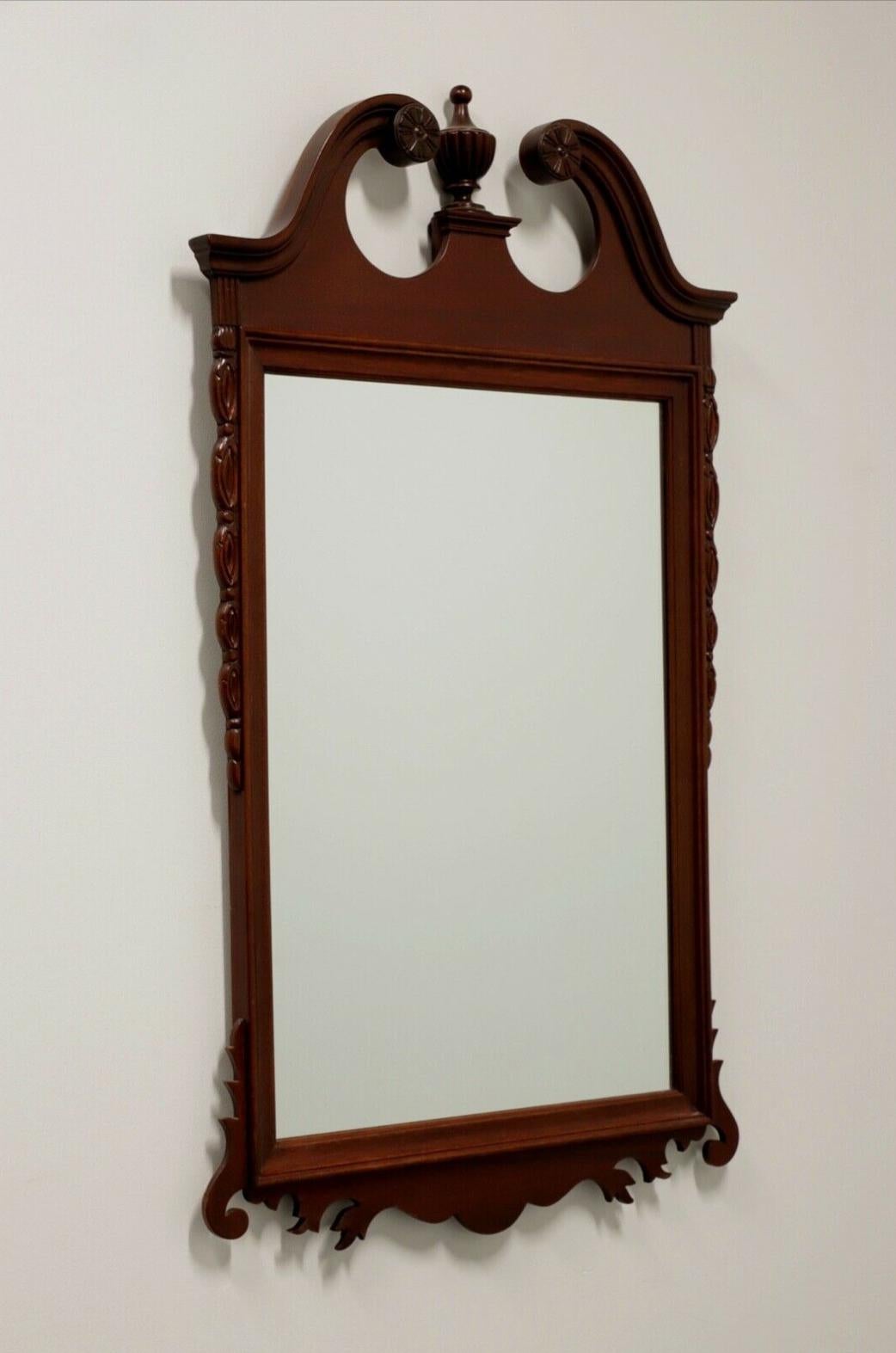 Late 20th Century Mahogany Chippendale Style Wall Mirror For Sale 4