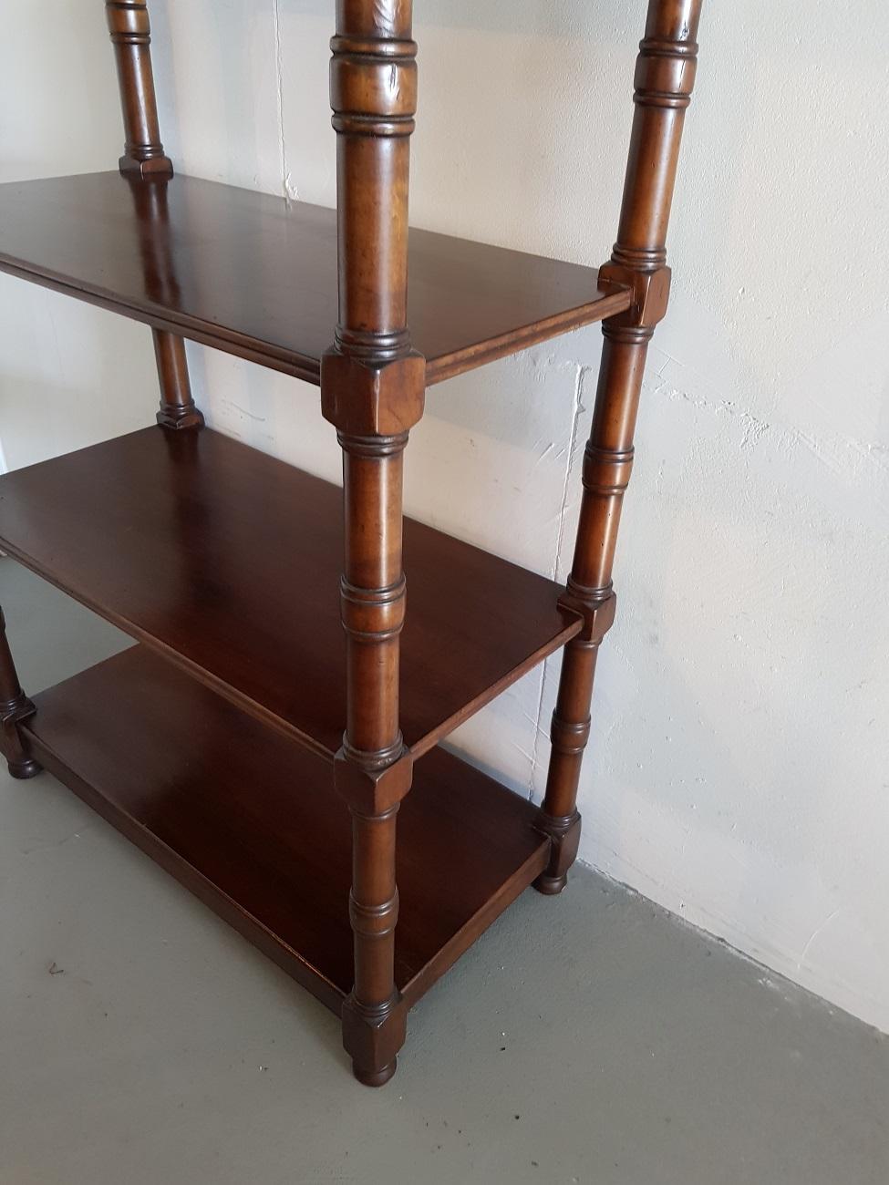Late 20th Century Mahogany Open Étagère In Good Condition For Sale In Raalte, NL