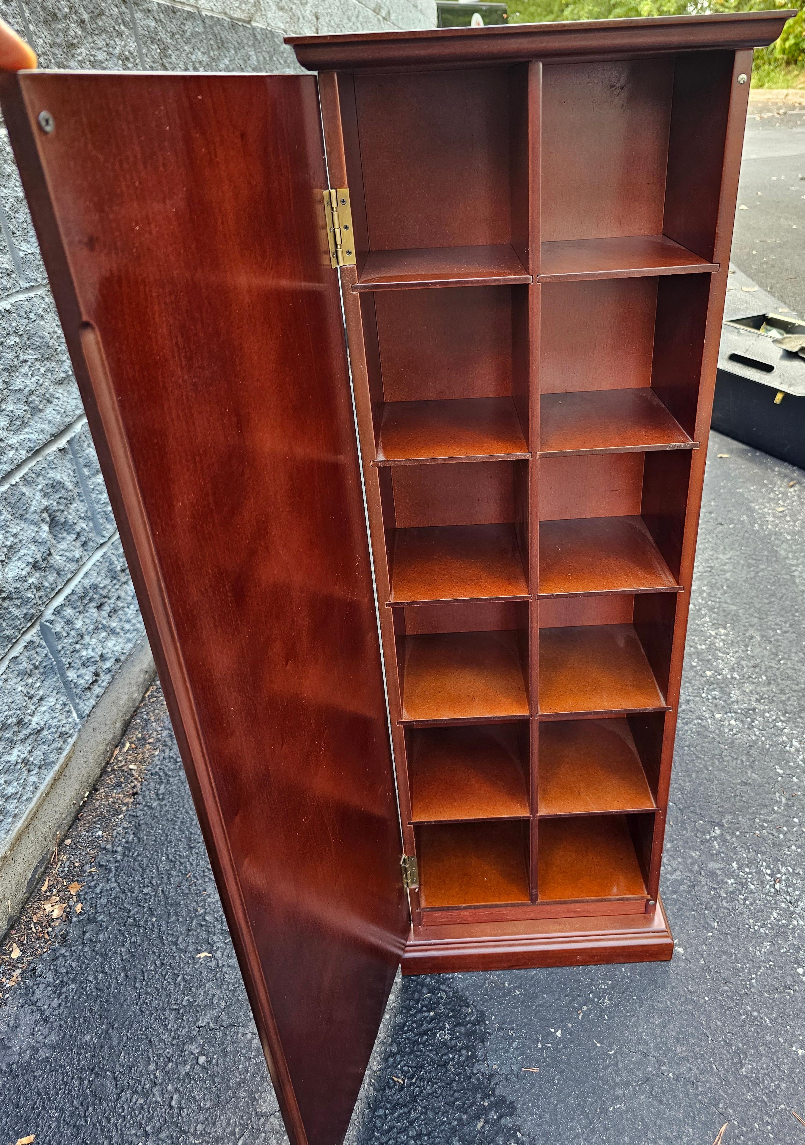 Late 20th Century Mahogany Pedestal Column Cabinets, A pair For Sale 3